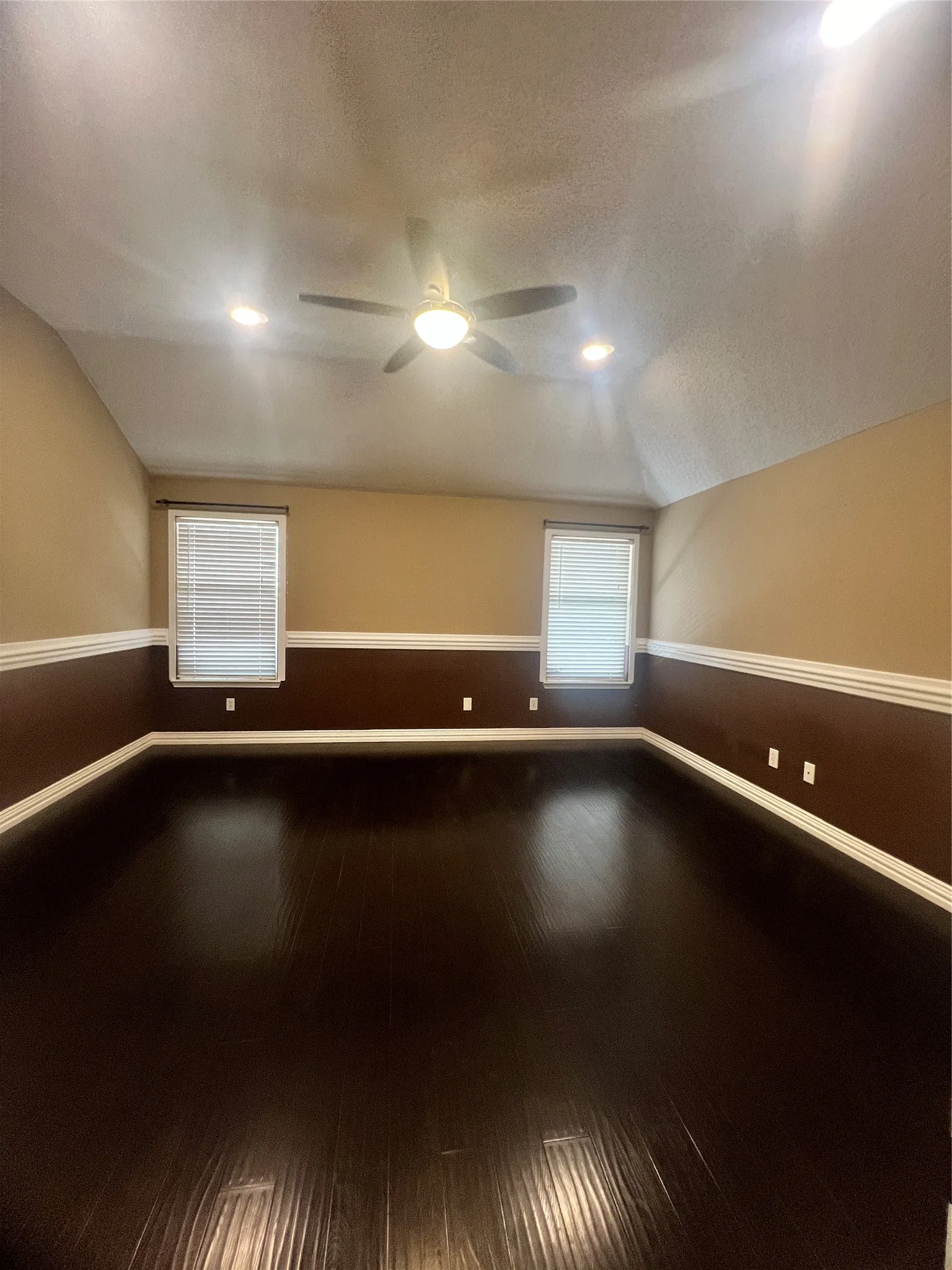 Single Family Residence For Rent in Tarrant County , 2607 Ridgeoak Trail, Mansfield, Texas 76063, 3 Bedroom, 2 Bathroom, 2 Garage spaces, 2,544 Sqft, built in 2000, mls#21382731, Real Estate Agent in Mansfield, Homes For Rent in Tarrant county, Homes For Rent in Mansfield, Realtor in Mansfield Texas, Real Estate Brokerage Independent Realty Texas, Luminita Cordes Realtor
