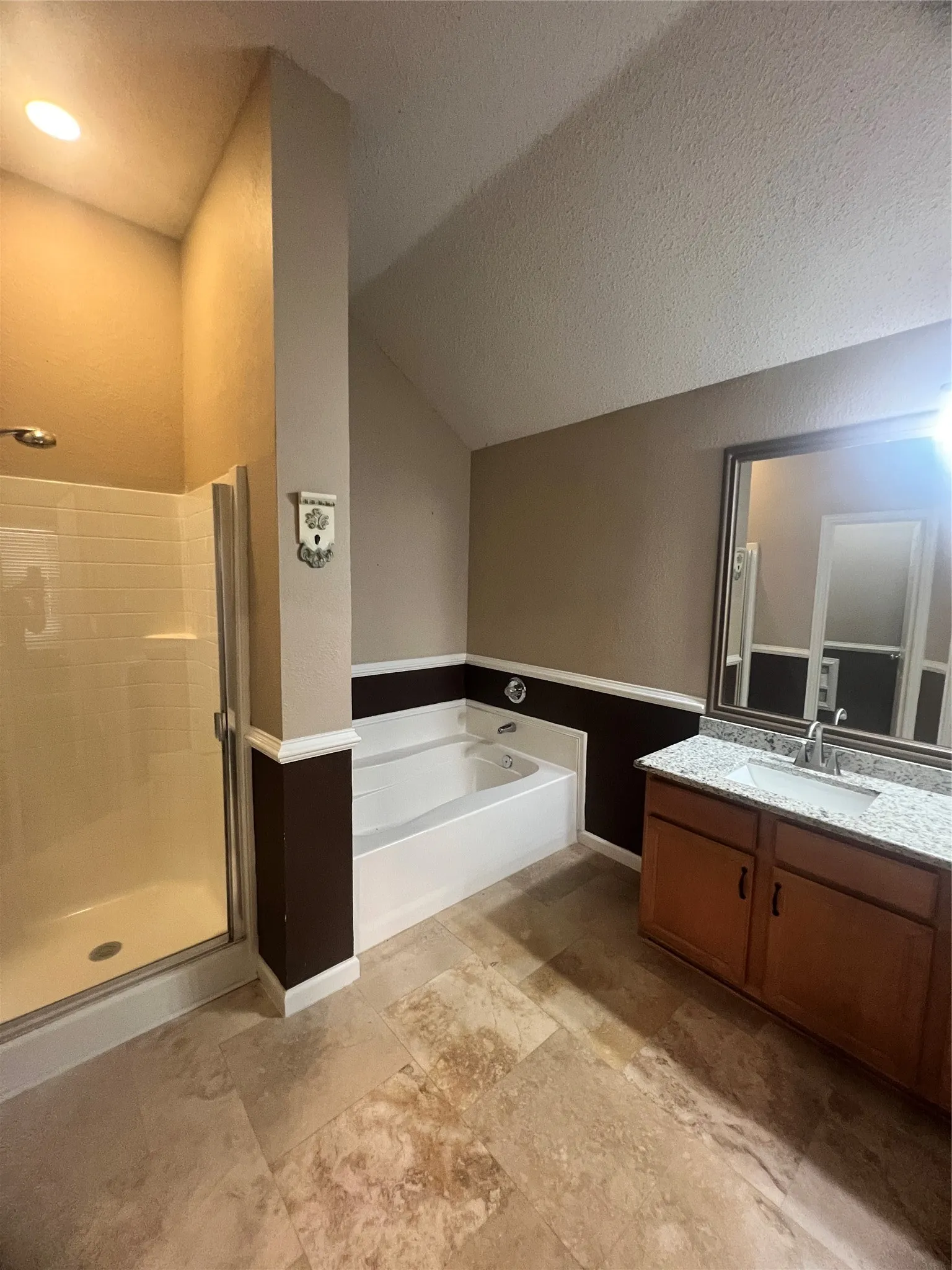 Single Family Residence For Rent in Tarrant County , 2607 Ridgeoak Trail, Mansfield, Texas 76063, 3 Bedroom, 2 Bathroom, 2 Garage spaces, 2,544 Sqft, built in 2000, mls#21382731, Real Estate Agent in Mansfield, Homes For Rent in Tarrant county, Homes For Rent in Mansfield, Realtor in Mansfield Texas, Real Estate Brokerage Independent Realty Texas, Luminita Cordes Realtor