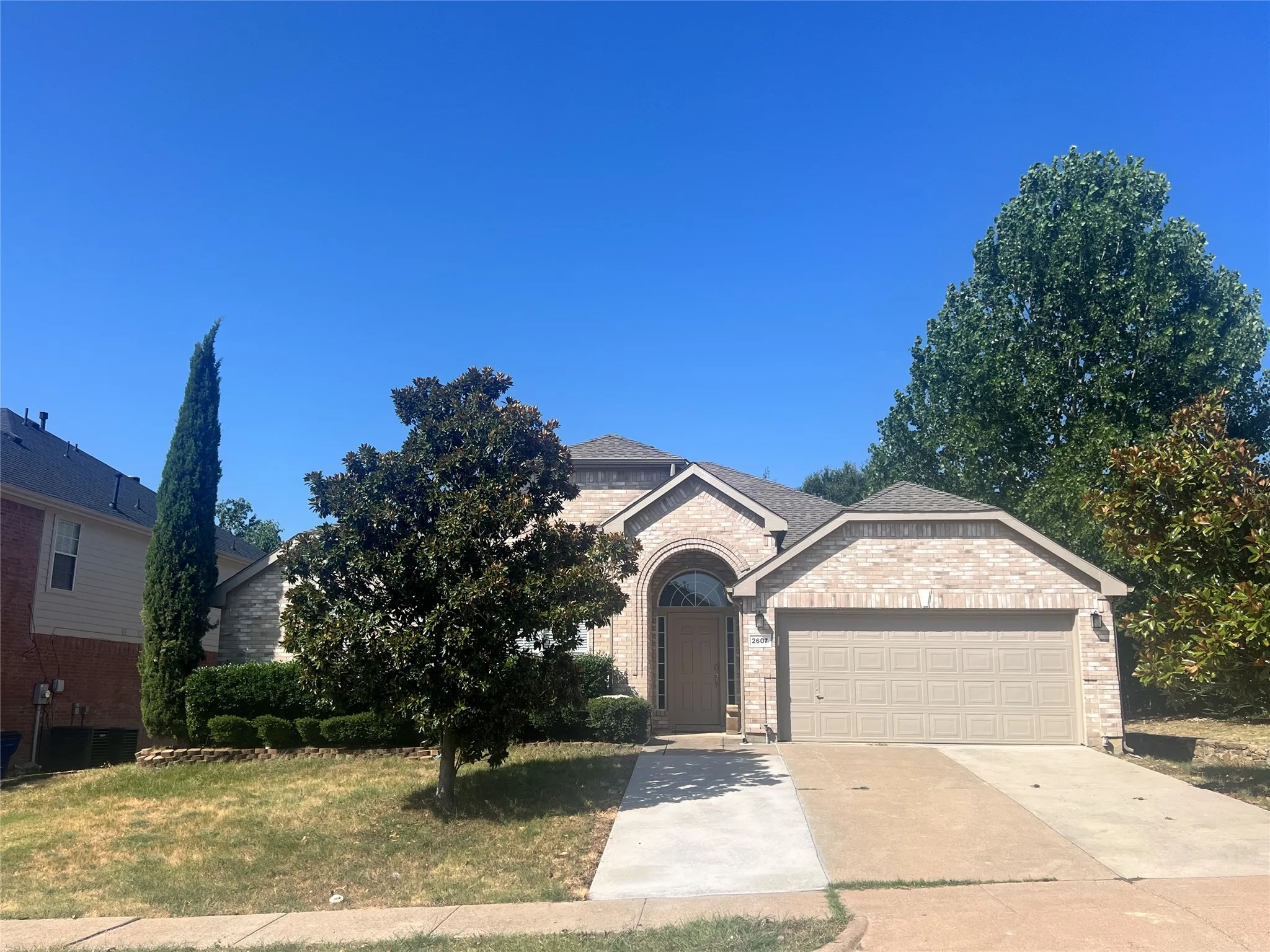 Single Family Residence For Rent in Tarrant County , 2607 Ridgeoak Trail, Mansfield, Texas 76063, 3 Bedroom, 2 Bathroom, 2 Garage spaces, 2,544 Sqft, built in 2000, mls#21382731, Real Estate Agent in Mansfield, Homes For Rent in Tarrant county, Homes For Rent in Mansfield, Realtor in Mansfield Texas, Real Estate Brokerage Independent Realty Texas, Luminita Cordes Realtor