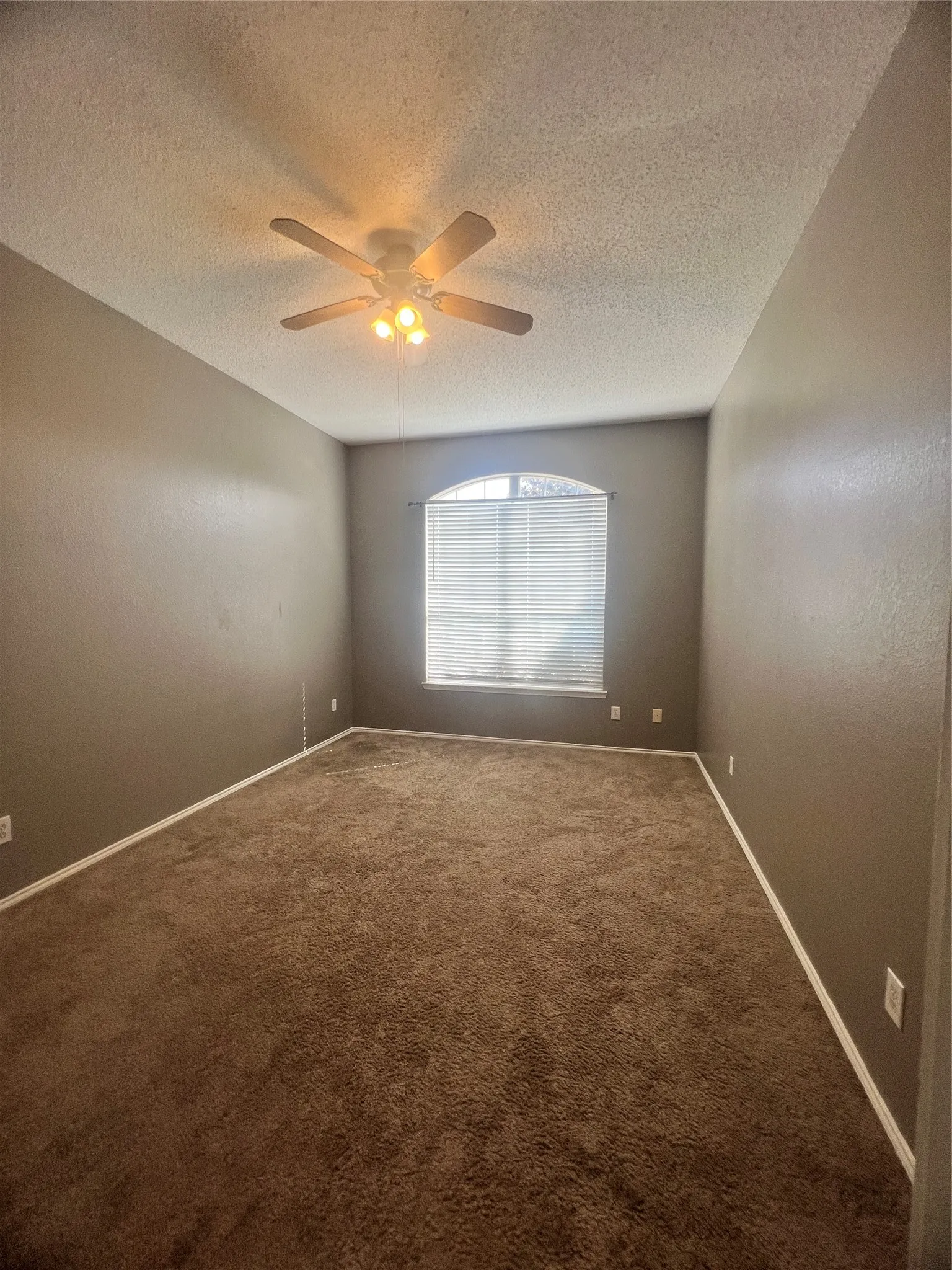 Single Family Residence For Rent in Tarrant County , 2607 Ridgeoak Trail, Mansfield, Texas 76063, 3 Bedroom, 2 Bathroom, 2 Garage spaces, 2,544 Sqft, built in 2000, mls#21382731, Real Estate Agent in Mansfield, Homes For Rent in Tarrant county, Homes For Rent in Mansfield, Realtor in Mansfield Texas, Real Estate Brokerage Independent Realty Texas, Luminita Cordes Realtor