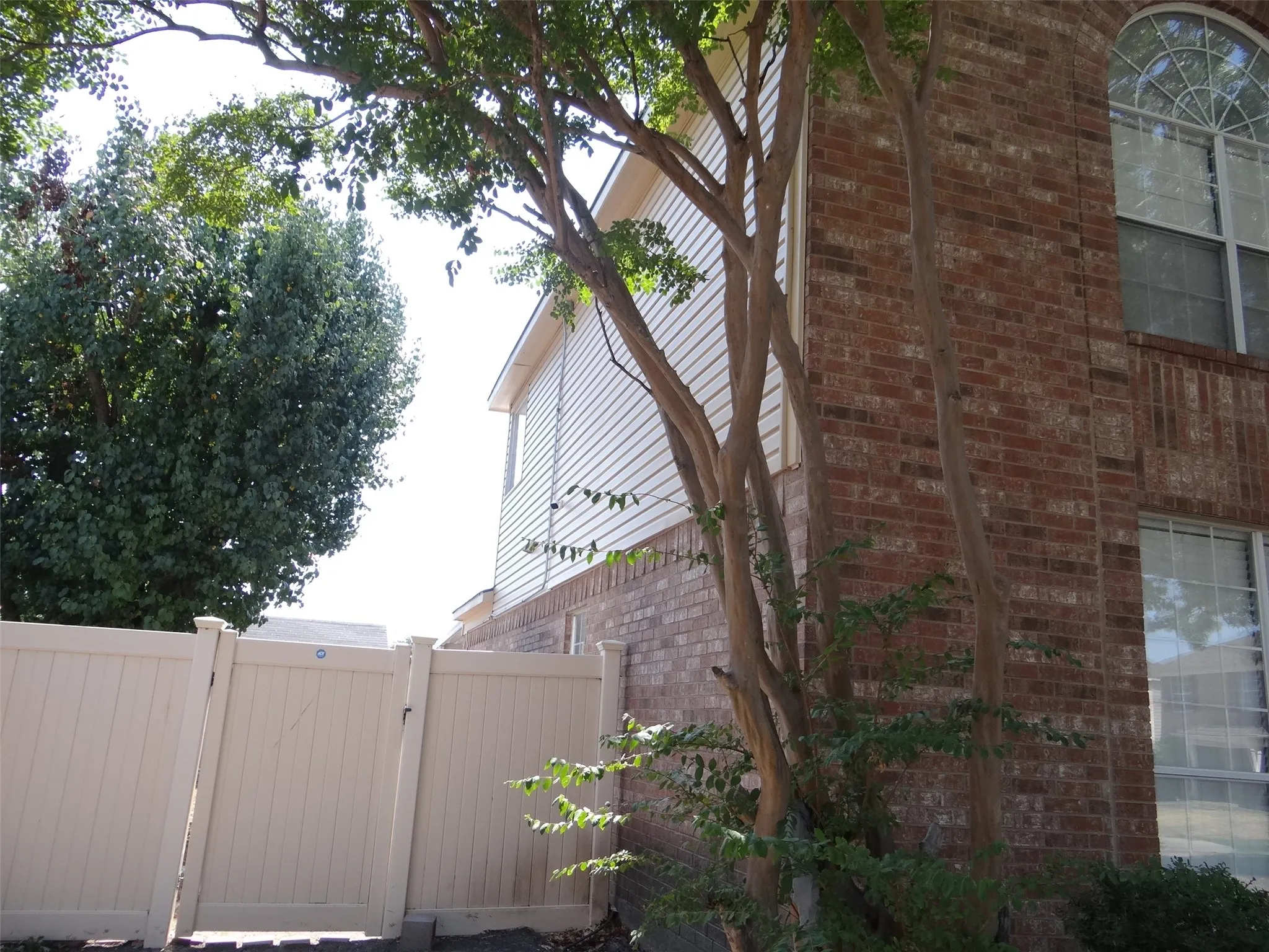 Single Family Residence For Sale in Dallas County , 1329 Woodthorpe Drive, Mesquite, Texas 75181, 4 Bedroom, 3 Bathroom, Garage spaces, 3,205 Sqft, built in 1992, mls#21382606, Real Estate Agent in Mesquite, Homes For Sale in Dallas county, Homes For Sale in Mesquite, Realtor in Mesquite Texas, Real Estate Brokerage Independent Realty Texas, Luminita Cordes Realtor