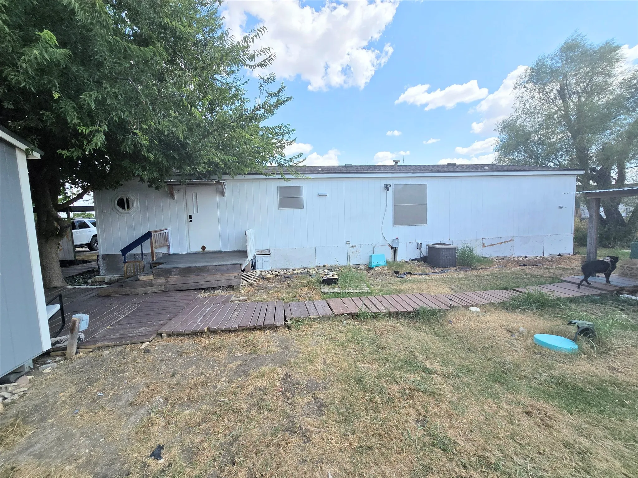 Mobile Home For Sale in Johnson County , 8317 Birdsong Court, Joshua, Texas 76058, 4 Bedroom, 2 Bathroom, Garage spaces, 1,456 Sqft, built in 1996, mls#21382602, Real Estate Agent in Joshua, Homes For Sale in Johnson county, Homes For Sale in Joshua, Realtor in Joshua Texas, Real Estate Brokerage Independent Realty Texas, Luminita Cordes Realtor