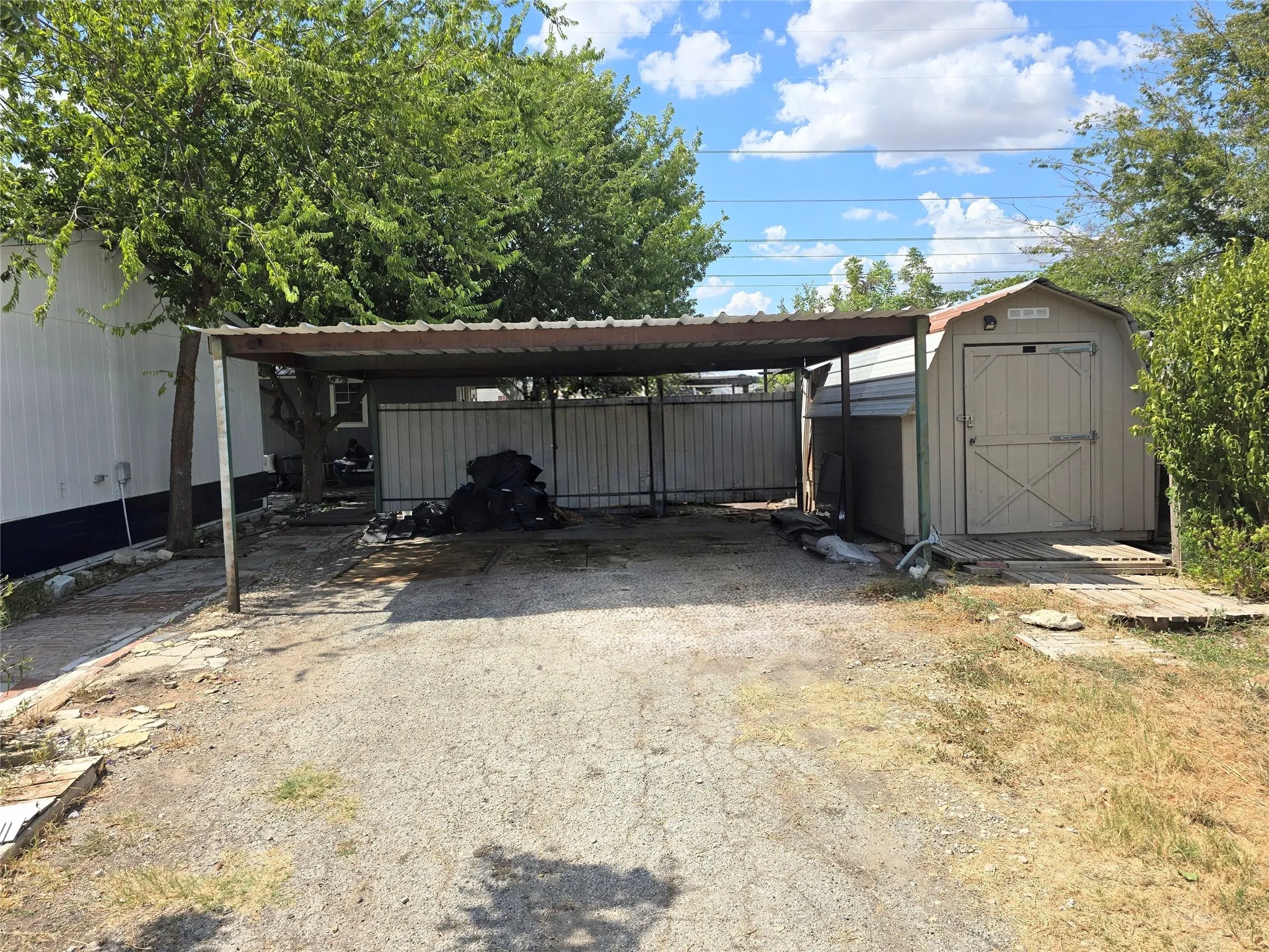 Mobile Home For Sale in Johnson County , 8317 Birdsong Court, Joshua, Texas 76058, 4 Bedroom, 2 Bathroom, Garage spaces, 1,456 Sqft, built in 1996, mls#21382602, Real Estate Agent in Joshua, Homes For Sale in Johnson county, Homes For Sale in Joshua, Realtor in Joshua Texas, Real Estate Brokerage Independent Realty Texas, Luminita Cordes Realtor