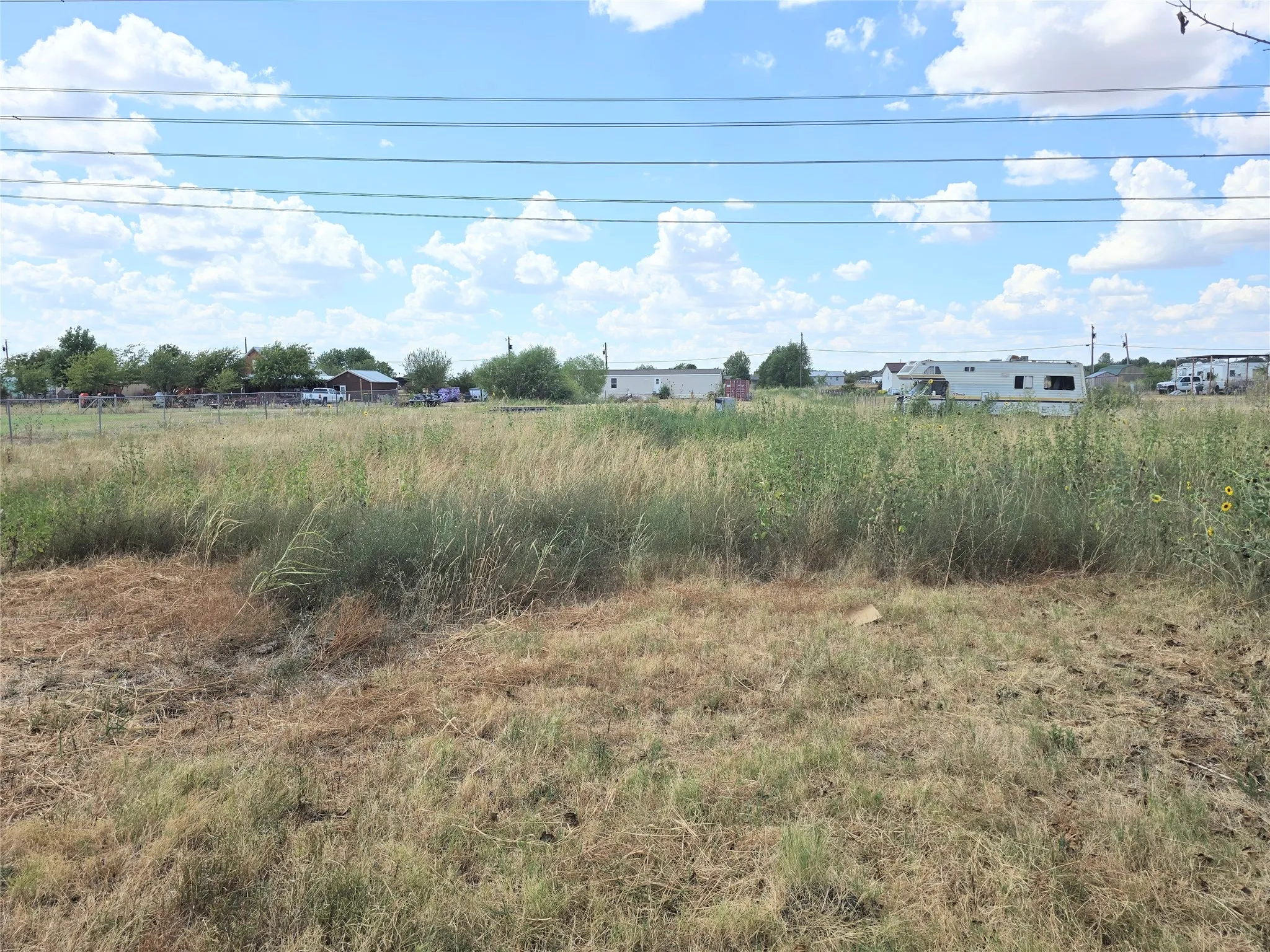 Mobile Home For Sale in Johnson County , 8317 Birdsong Court, Joshua, Texas 76058, 4 Bedroom, 2 Bathroom, Garage spaces, 1,456 Sqft, built in 1996, mls#21382602, Real Estate Agent in Joshua, Homes For Sale in Johnson county, Homes For Sale in Joshua, Realtor in Joshua Texas, Real Estate Brokerage Independent Realty Texas, Luminita Cordes Realtor