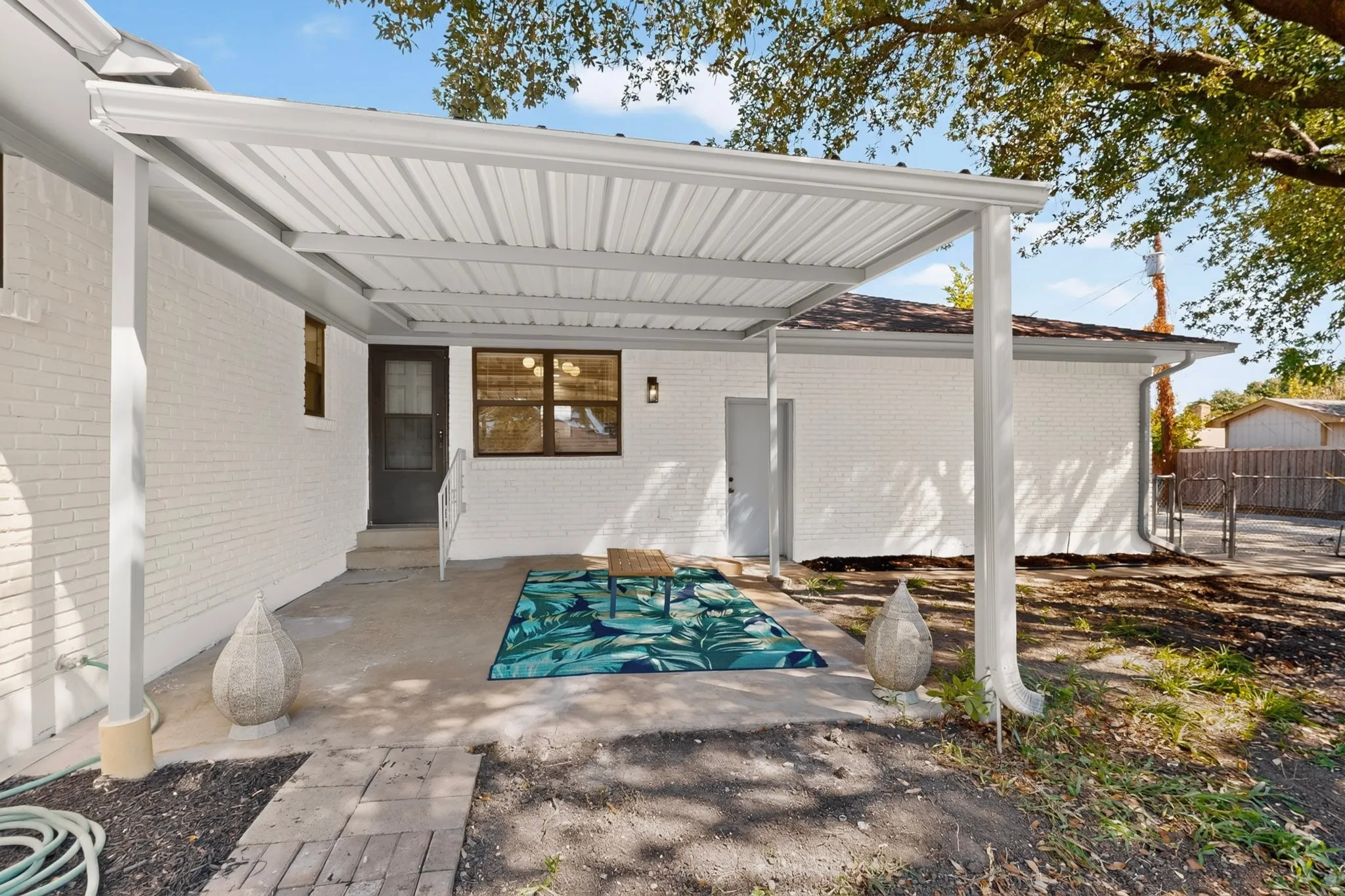 Single Family Residence For Sale in Dallas County , 3938 Roanoke Drive, Garland, Texas 75041, 3 Bedroom, 2 Bathroom, 2 Garage spaces, 1,641 Sqft, built in 1969, mls#21382736, Real Estate Agent in Garland, Homes For Sale in Dallas county, Homes For Sale in Garland, Realtor in Garland Texas, Real Estate Brokerage Independent Realty Texas, Luminita Cordes Realtor