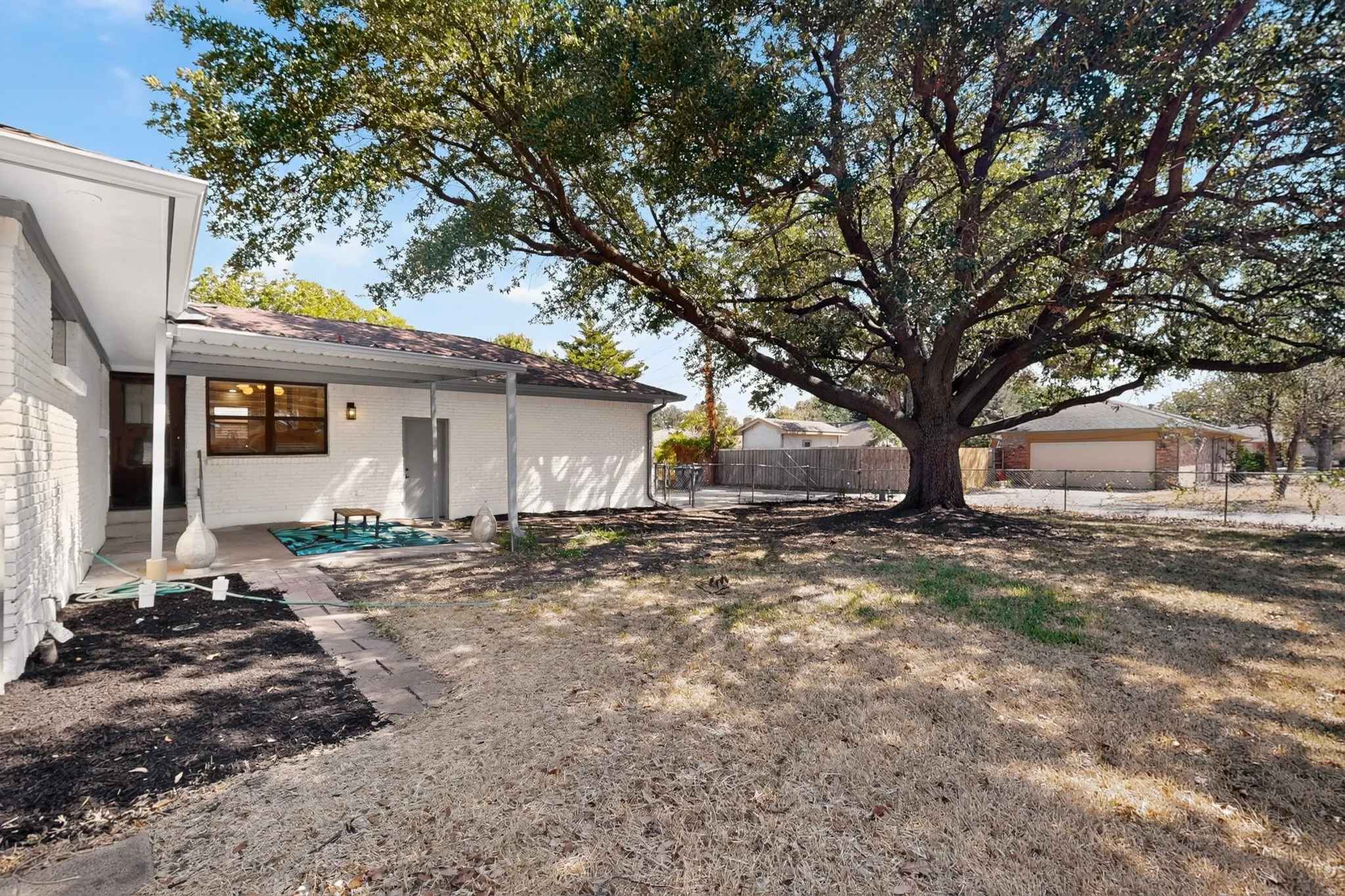 Single Family Residence For Sale in Dallas County , 3938 Roanoke Drive, Garland, Texas 75041, 3 Bedroom, 2 Bathroom, 2 Garage spaces, 1,641 Sqft, built in 1969, mls#21382736, Real Estate Agent in Garland, Homes For Sale in Dallas county, Homes For Sale in Garland, Realtor in Garland Texas, Real Estate Brokerage Independent Realty Texas, Luminita Cordes Realtor