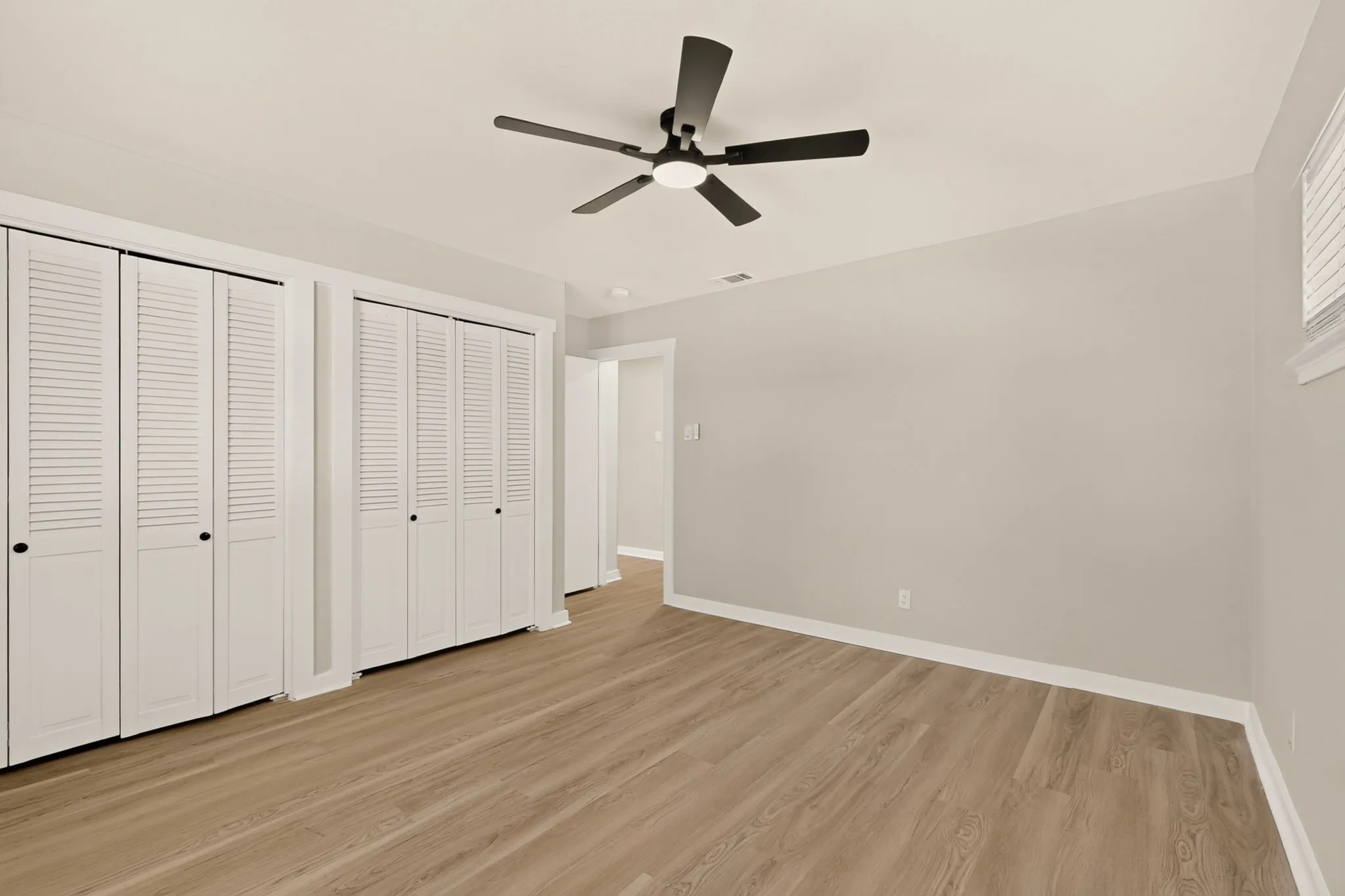 Single Family Residence For Sale in Dallas County , 3938 Roanoke Drive, Garland, Texas 75041, 3 Bedroom, 2 Bathroom, 2 Garage spaces, 1,641 Sqft, built in 1969, mls#21382736, Real Estate Agent in Garland, Homes For Sale in Dallas county, Homes For Sale in Garland, Realtor in Garland Texas, Real Estate Brokerage Independent Realty Texas, Luminita Cordes Realtor