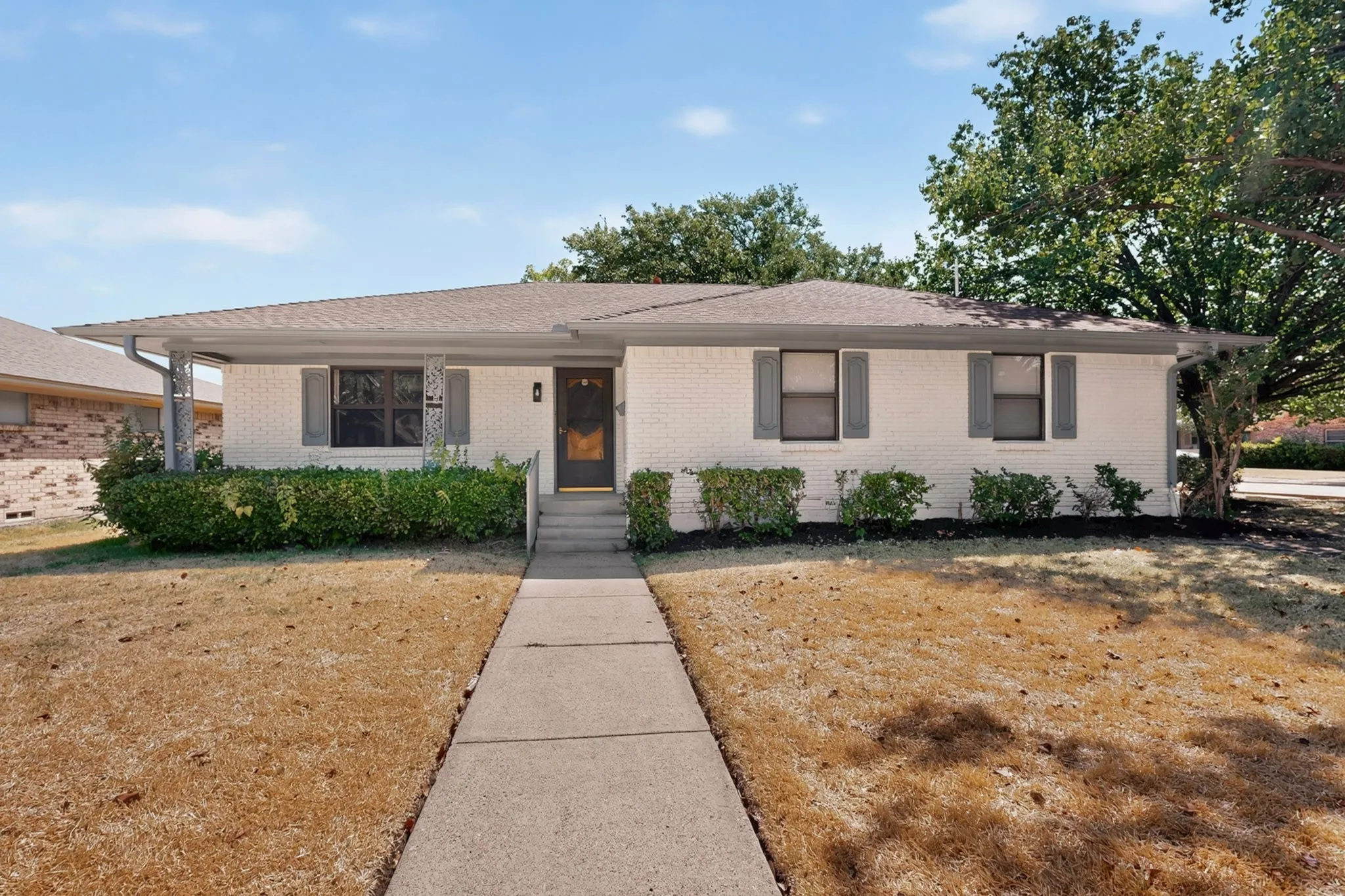 Single Family Residence For Sale in Dallas County , 3938 Roanoke Drive, Garland, Texas 75041, 3 Bedroom, 2 Bathroom, 2 Garage spaces, 1,641 Sqft, built in 1969, mls#21382736, Real Estate Agent in Garland, Homes For Sale in Dallas county, Homes For Sale in Garland, Realtor in Garland Texas, Real Estate Brokerage Independent Realty Texas, Luminita Cordes Realtor