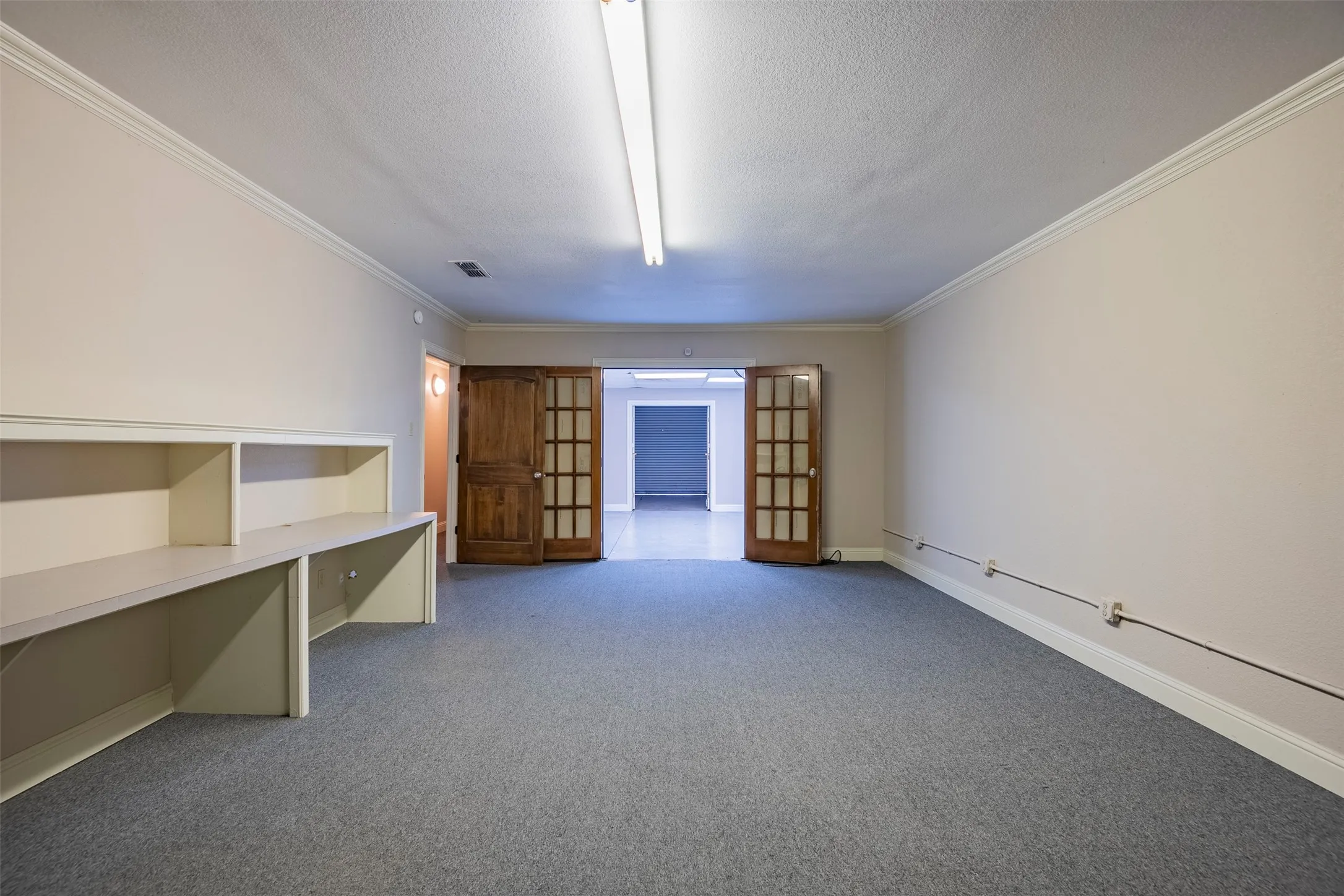 Warehouse For Rent in Ellis County , 104 A Industrial Drive, Waxahachie, Texas 75165, 0, 0, Garage spaces, 0 Sqft, built in 1986, mls#21357626, Real Estate Agent in Waxahachie, Homes For Rent in Ellis county, Homes For Rent in Waxahachie, Realtor in Waxahachie Texas, Real Estate Brokerage Independent Realty Texas, Luminita Cordes Realtor