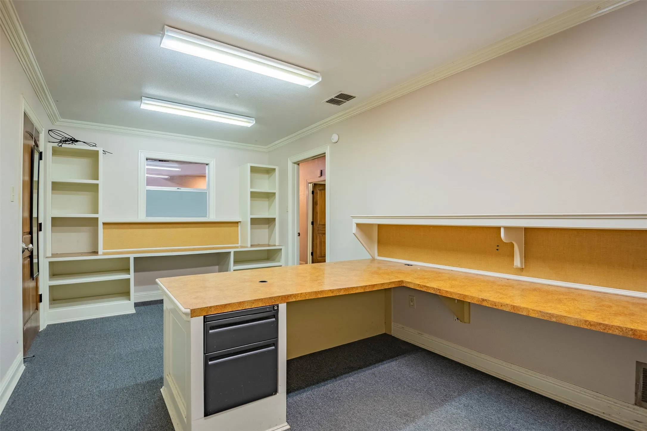 Warehouse For Rent in Ellis County , 104 A Industrial Drive, Waxahachie, Texas 75165, 0, 0, Garage spaces, 0 Sqft, built in 1986, mls#21357626, Real Estate Agent in Waxahachie, Homes For Rent in Ellis county, Homes For Rent in Waxahachie, Realtor in Waxahachie Texas, Real Estate Brokerage Independent Realty Texas, Luminita Cordes Realtor