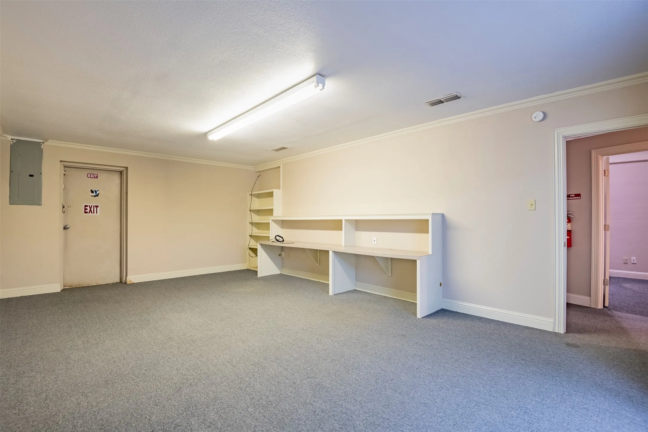 Warehouse For Rent in Ellis County , 104 A Industrial Drive, Waxahachie, Texas 75165, 0, 0, Garage spaces, 0 Sqft, built in 1986, mls#21357626, Real Estate Agent in Waxahachie, Homes For Rent in Ellis county, Homes For Rent in Waxahachie, Realtor in Waxahachie Texas, Real Estate Brokerage Independent Realty Texas, Luminita Cordes Realtor