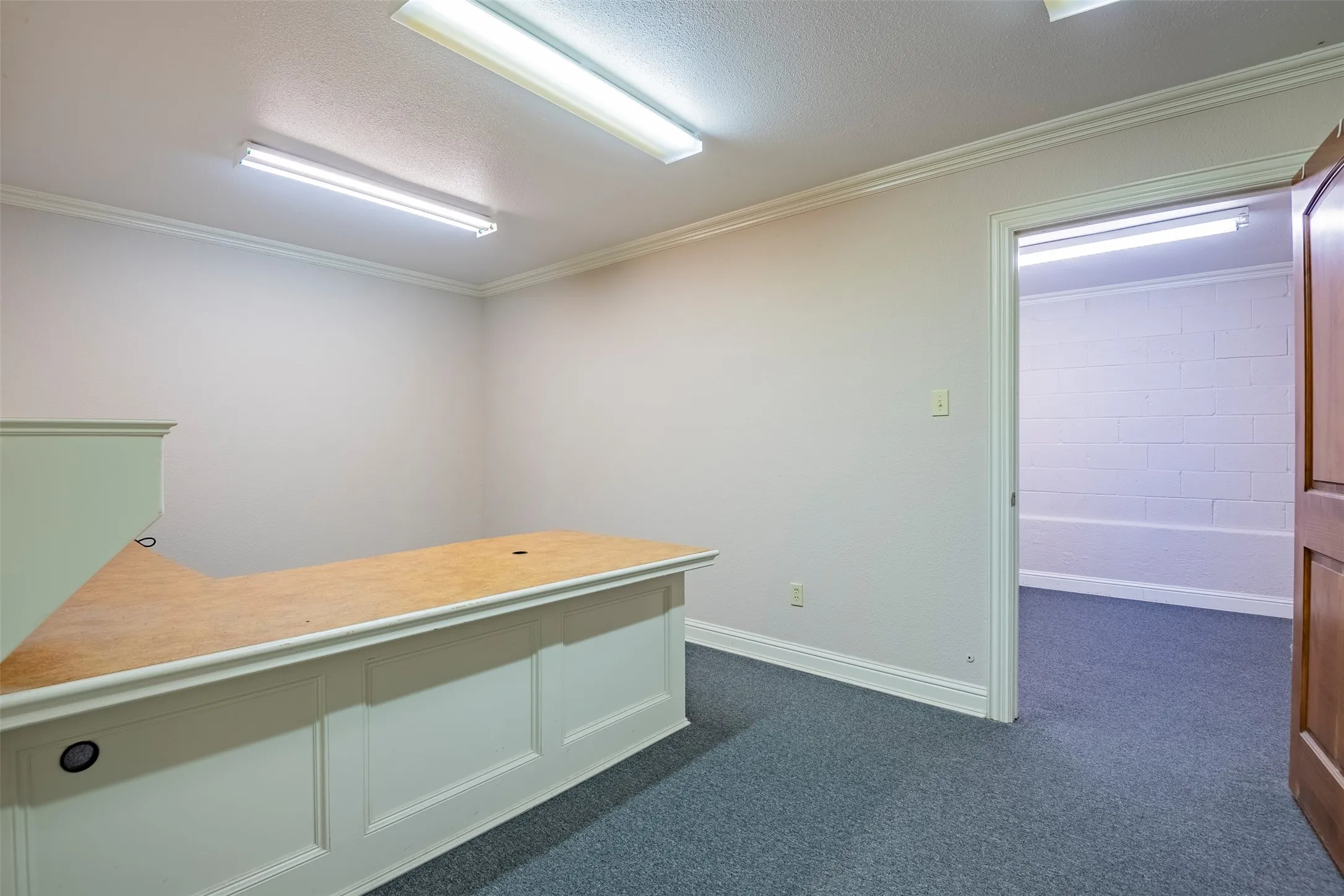 Warehouse For Rent in Ellis County , 104 A Industrial Drive, Waxahachie, Texas 75165, 0, 0, Garage spaces, 0 Sqft, built in 1986, mls#21357626, Real Estate Agent in Waxahachie, Homes For Rent in Ellis county, Homes For Rent in Waxahachie, Realtor in Waxahachie Texas, Real Estate Brokerage Independent Realty Texas, Luminita Cordes Realtor
