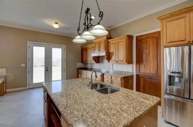 Single Family Residence For Sale in Parker County , 231 Sanchez Creek Drive, Weatherford, Texas 76088, 5 Bedroom, 5 Bathroom, 3 Garage spaces, 6,112 Sqft, built in 2011, mls#21382413, Real Estate Agent in Weatherford, Homes For Sale in Parker county, Homes For Sale in Weatherford, Realtor in Weatherford Texas, Real Estate Brokerage Independent Realty Texas, Luminita Cordes Realtor