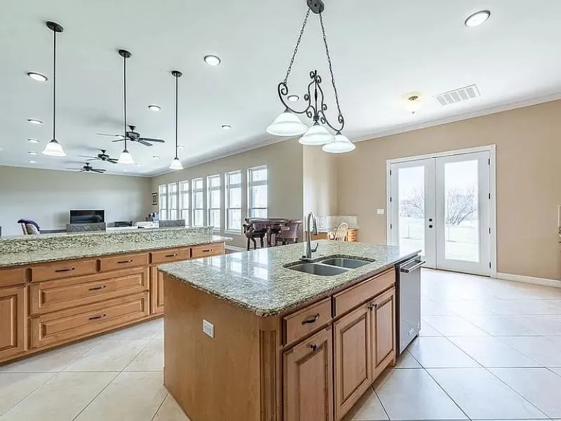 Single Family Residence For Sale in Parker County , 231 Sanchez Creek Drive, Weatherford, Texas 76088, 5 Bedroom, 5 Bathroom, 3 Garage spaces, 6,112 Sqft, built in 2011, mls#21382413, Real Estate Agent in Weatherford, Homes For Sale in Parker county, Homes For Sale in Weatherford, Realtor in Weatherford Texas, Real Estate Brokerage Independent Realty Texas, Luminita Cordes Realtor
