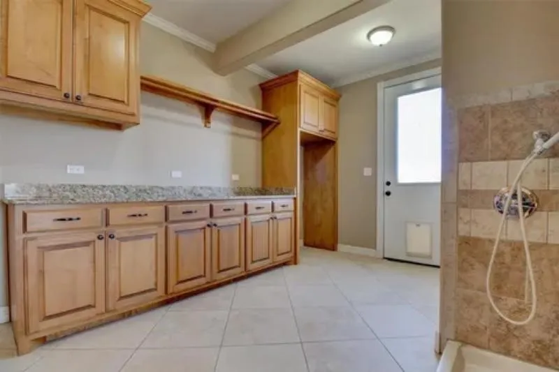 Single Family Residence For Sale in Parker County , 231 Sanchez Creek Drive, Weatherford, Texas 76088, 5 Bedroom, 5 Bathroom, 3 Garage spaces, 6,112 Sqft, built in 2011, mls#21382413, Real Estate Agent in Weatherford, Homes For Sale in Parker county, Homes For Sale in Weatherford, Realtor in Weatherford Texas, Real Estate Brokerage Independent Realty Texas, Luminita Cordes Realtor