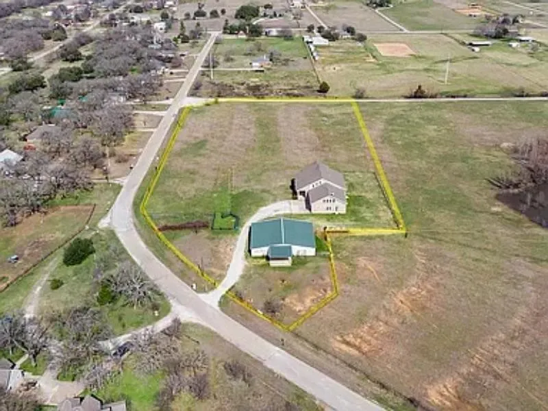 Single Family Residence For Sale in Parker County , 231 Sanchez Creek Drive, Weatherford, Texas 76088, 5 Bedroom, 5 Bathroom, 3 Garage spaces, 6,112 Sqft, built in 2011, mls#21382413, Real Estate Agent in Weatherford, Homes For Sale in Parker county, Homes For Sale in Weatherford, Realtor in Weatherford Texas, Real Estate Brokerage Independent Realty Texas, Luminita Cordes Realtor