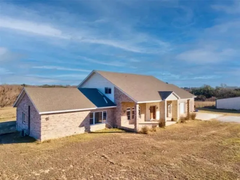 Single Family Residence For Sale in Parker County , 231 Sanchez Creek Drive, Weatherford, Texas 76088, 5 Bedroom, 5 Bathroom, 3 Garage spaces, 6,112 Sqft, built in 2011, mls#21382413, Real Estate Agent in Weatherford, Homes For Sale in Parker county, Homes For Sale in Weatherford, Realtor in Weatherford Texas, Real Estate Brokerage Independent Realty Texas, Luminita Cordes Realtor