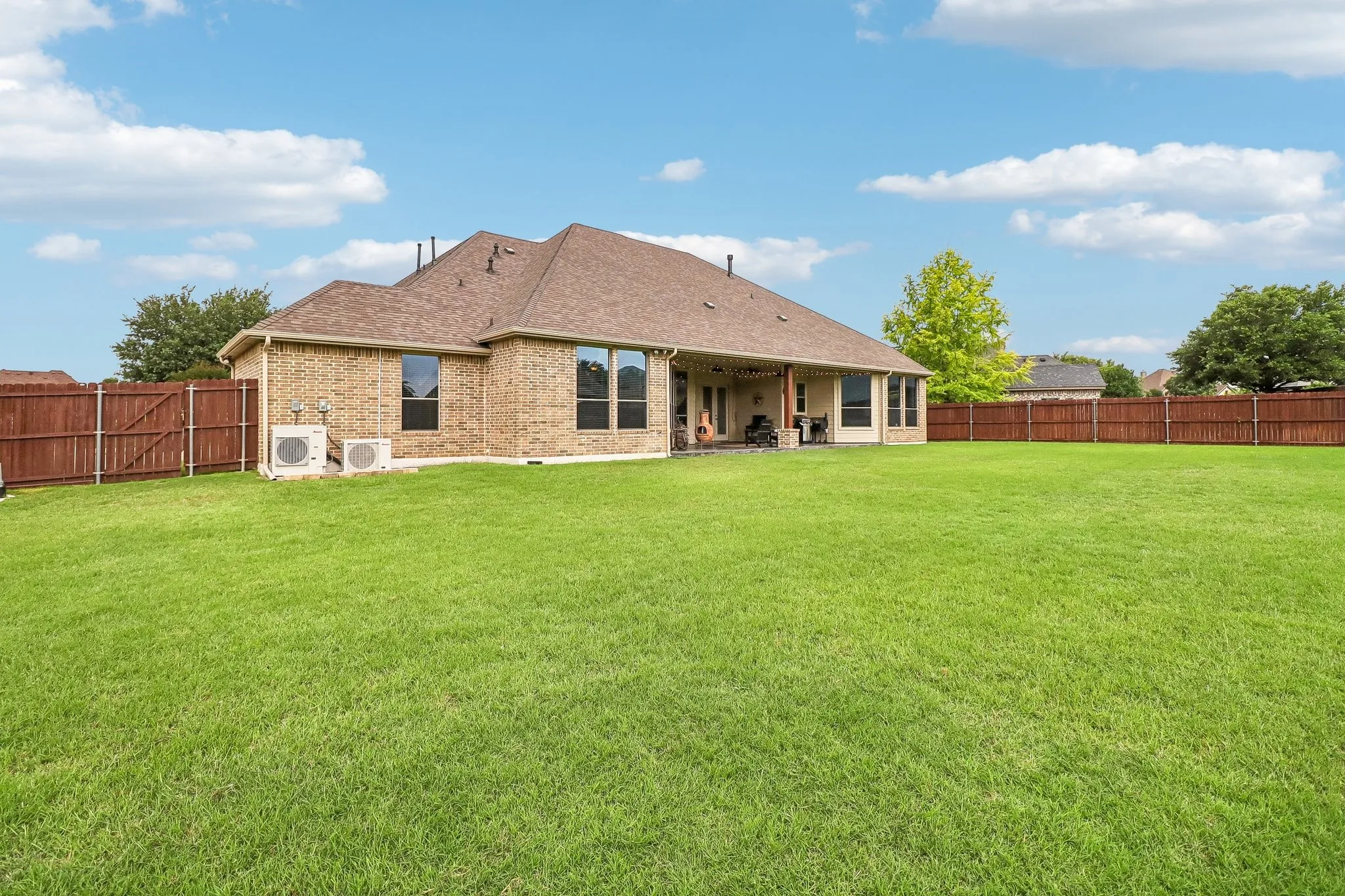 Single Family Residence For Sale in Ellis County , 7209 Hill Country Court, Midlothian, Texas 76065, 4 Bedroom, 3 Bathroom, 3 Garage spaces, 3,370 Sqft, built in 2008, mls#21382740, Real Estate Agent in Midlothian, Homes For Sale in Ellis county, Homes For Sale in Midlothian, Realtor in Midlothian Texas, Real Estate Brokerage Independent Realty Texas, Luminita Cordes Realtor