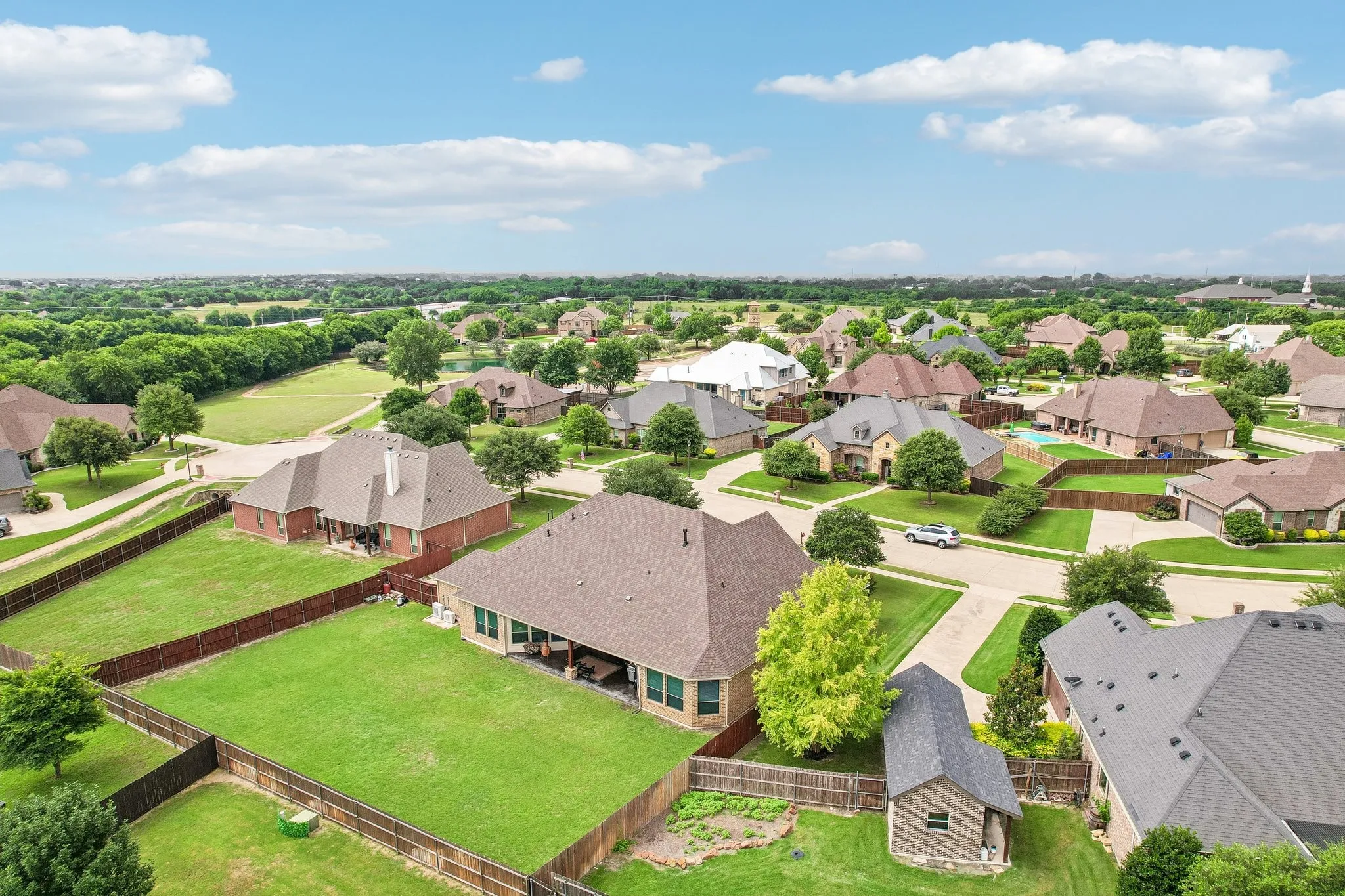 Single Family Residence For Sale in Ellis County , 7209 Hill Country Court, Midlothian, Texas 76065, 4 Bedroom, 3 Bathroom, 3 Garage spaces, 3,370 Sqft, built in 2008, mls#21382740, Real Estate Agent in Midlothian, Homes For Sale in Ellis county, Homes For Sale in Midlothian, Realtor in Midlothian Texas, Real Estate Brokerage Independent Realty Texas, Luminita Cordes Realtor