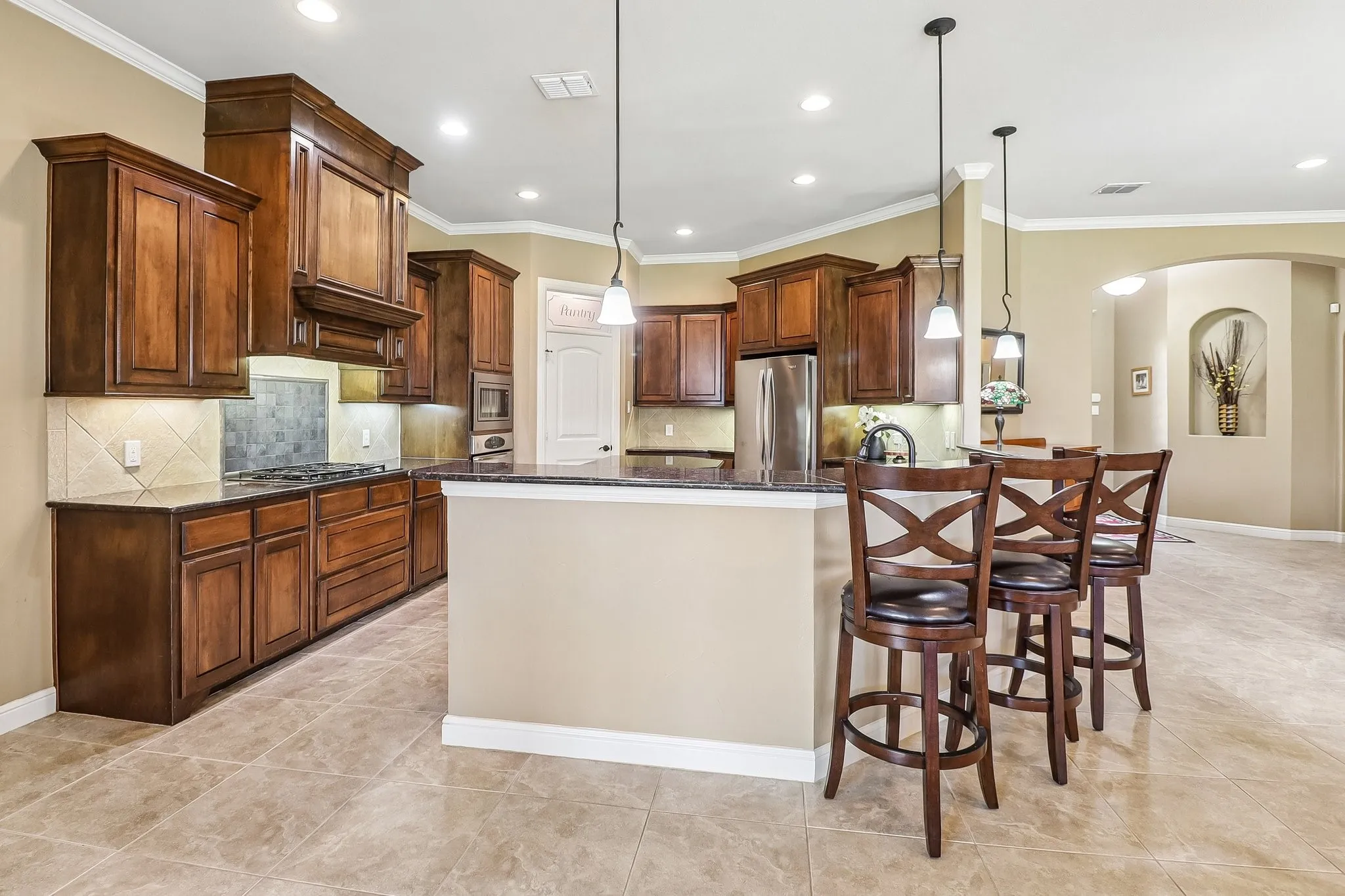 Single Family Residence For Sale in Ellis County , 7209 Hill Country Court, Midlothian, Texas 76065, 4 Bedroom, 3 Bathroom, 3 Garage spaces, 3,370 Sqft, built in 2008, mls#21382740, Real Estate Agent in Midlothian, Homes For Sale in Ellis county, Homes For Sale in Midlothian, Realtor in Midlothian Texas, Real Estate Brokerage Independent Realty Texas, Luminita Cordes Realtor