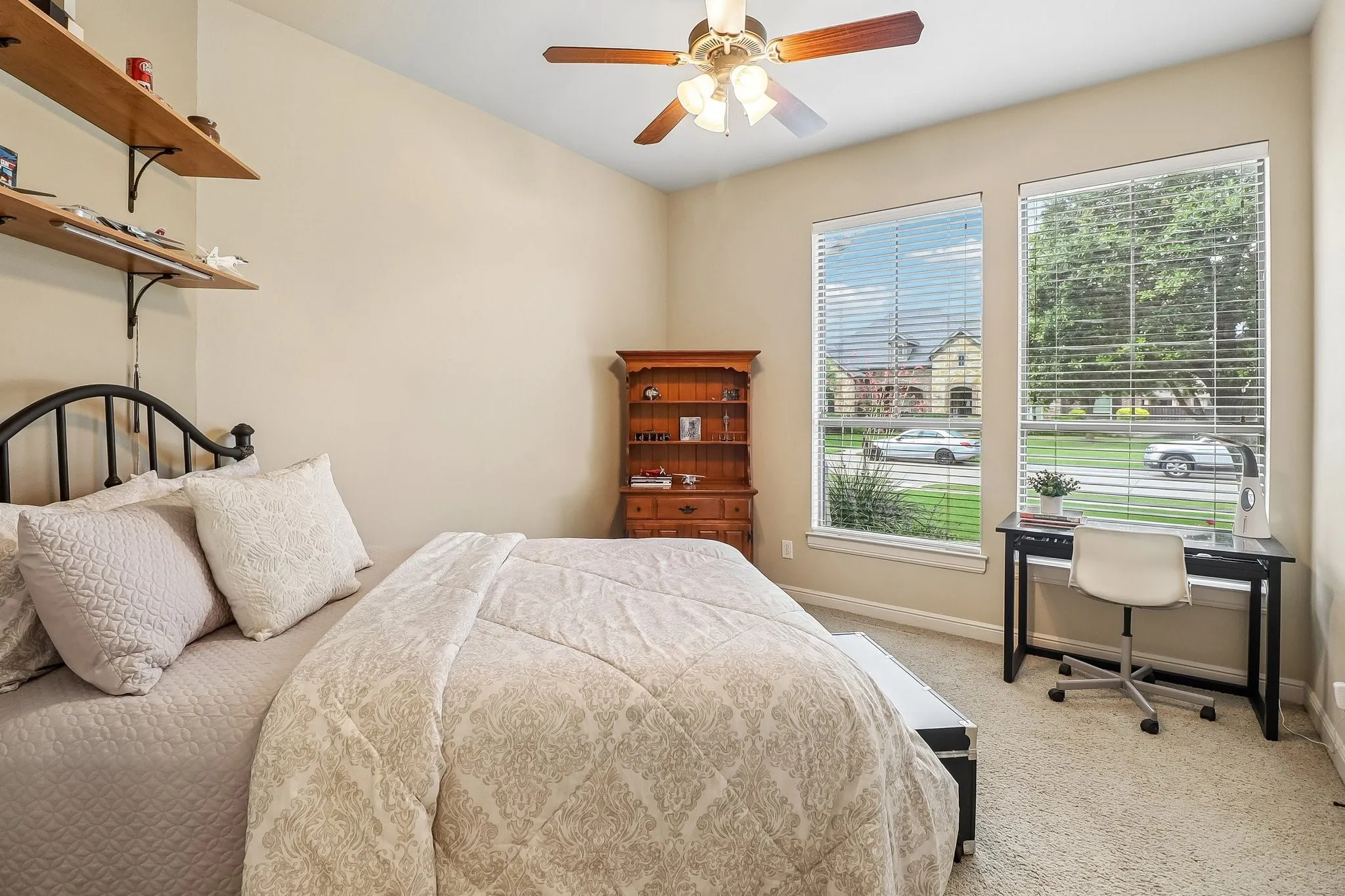 Single Family Residence For Sale in Ellis County , 7209 Hill Country Court, Midlothian, Texas 76065, 4 Bedroom, 3 Bathroom, 3 Garage spaces, 3,370 Sqft, built in 2008, mls#21382740, Real Estate Agent in Midlothian, Homes For Sale in Ellis county, Homes For Sale in Midlothian, Realtor in Midlothian Texas, Real Estate Brokerage Independent Realty Texas, Luminita Cordes Realtor