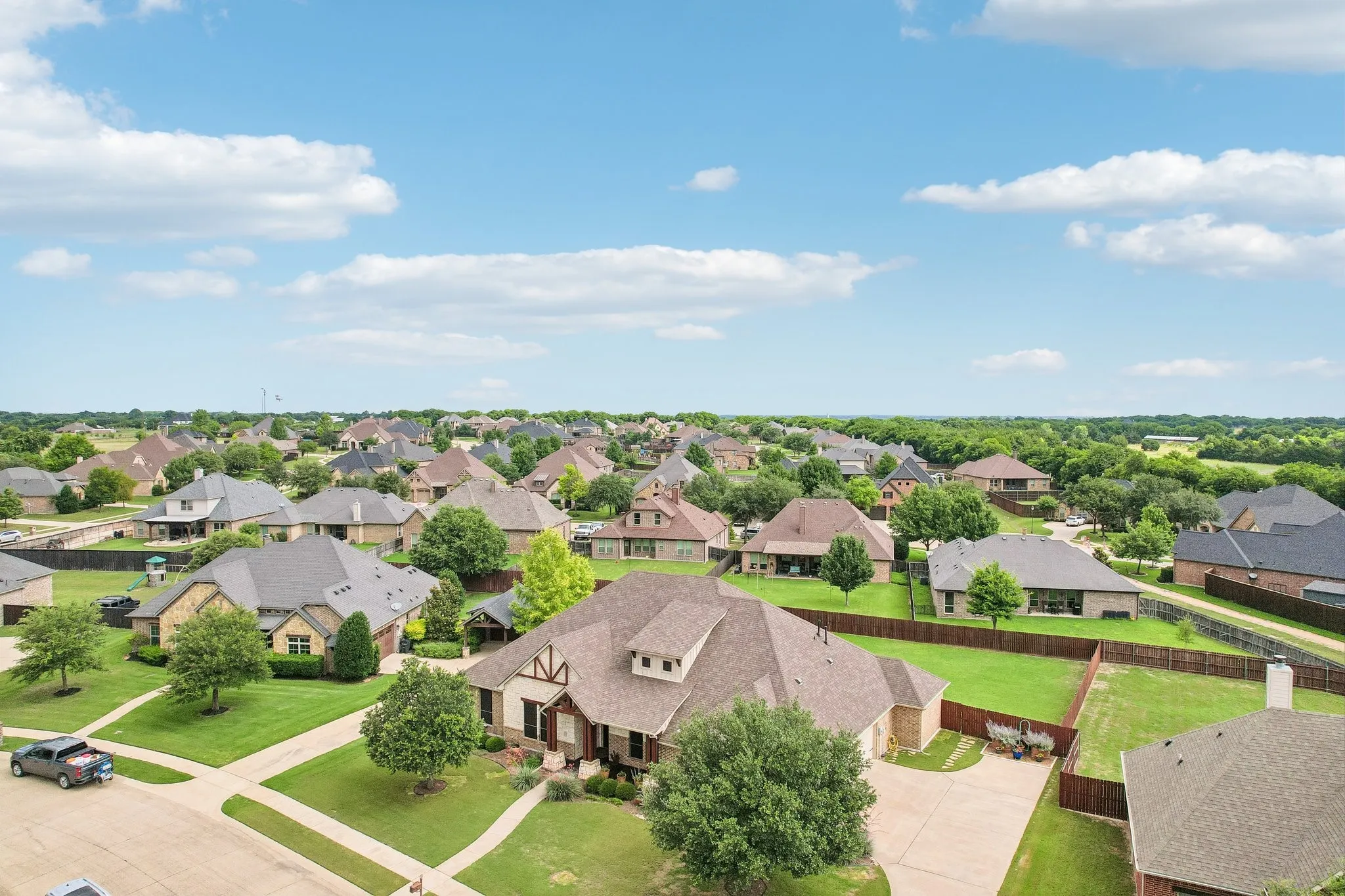 Single Family Residence For Sale in Ellis County , 7209 Hill Country Court, Midlothian, Texas 76065, 4 Bedroom, 3 Bathroom, 3 Garage spaces, 3,370 Sqft, built in 2008, mls#21382740, Real Estate Agent in Midlothian, Homes For Sale in Ellis county, Homes For Sale in Midlothian, Realtor in Midlothian Texas, Real Estate Brokerage Independent Realty Texas, Luminita Cordes Realtor