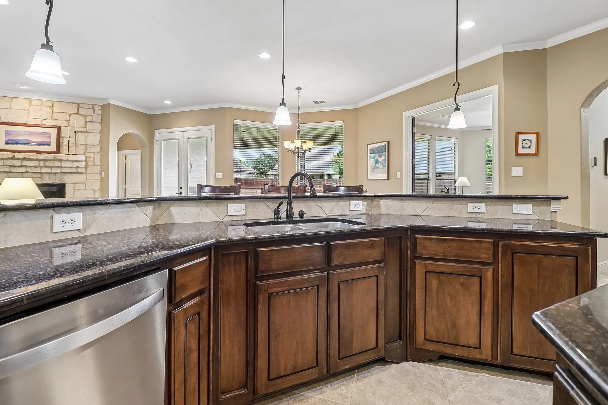 Single Family Residence For Sale in Ellis County , 7209 Hill Country Court, Midlothian, Texas 76065, 4 Bedroom, 3 Bathroom, 3 Garage spaces, 3,370 Sqft, built in 2008, mls#21382740, Real Estate Agent in Midlothian, Homes For Sale in Ellis county, Homes For Sale in Midlothian, Realtor in Midlothian Texas, Real Estate Brokerage Independent Realty Texas, Luminita Cordes Realtor