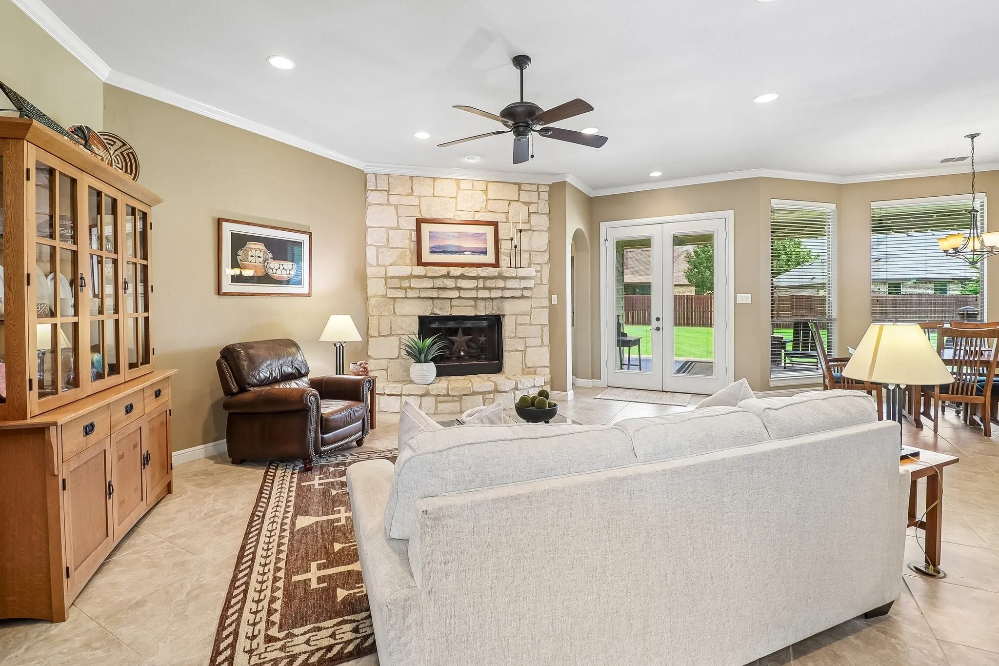 Single Family Residence For Sale in Ellis County , 7209 Hill Country Court, Midlothian, Texas 76065, 4 Bedroom, 3 Bathroom, 3 Garage spaces, 3,370 Sqft, built in 2008, mls#21382740, Real Estate Agent in Midlothian, Homes For Sale in Ellis county, Homes For Sale in Midlothian, Realtor in Midlothian Texas, Real Estate Brokerage Independent Realty Texas, Luminita Cordes Realtor