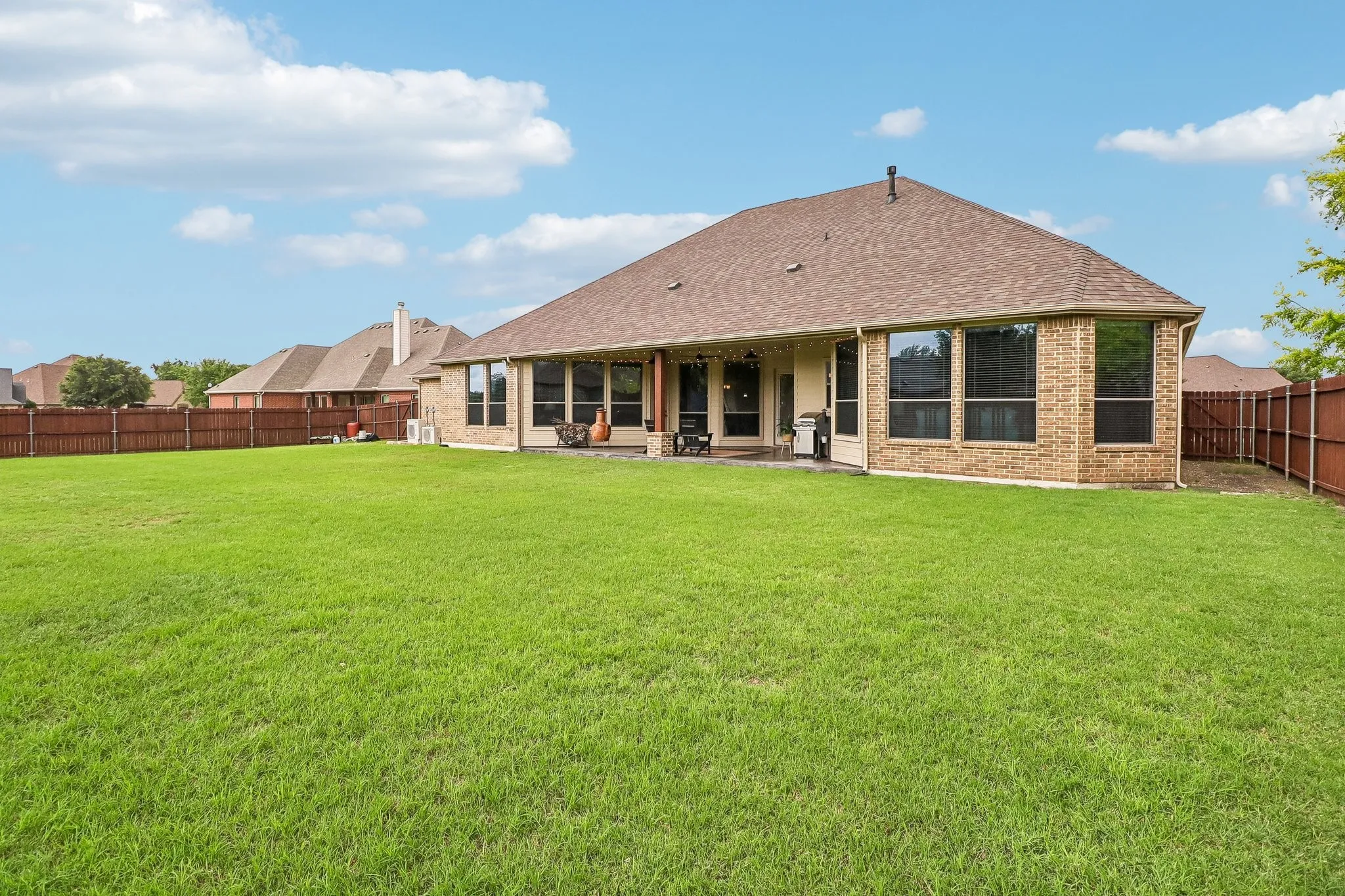 Single Family Residence For Sale in Ellis County , 7209 Hill Country Court, Midlothian, Texas 76065, 4 Bedroom, 3 Bathroom, 3 Garage spaces, 3,370 Sqft, built in 2008, mls#21382740, Real Estate Agent in Midlothian, Homes For Sale in Ellis county, Homes For Sale in Midlothian, Realtor in Midlothian Texas, Real Estate Brokerage Independent Realty Texas, Luminita Cordes Realtor