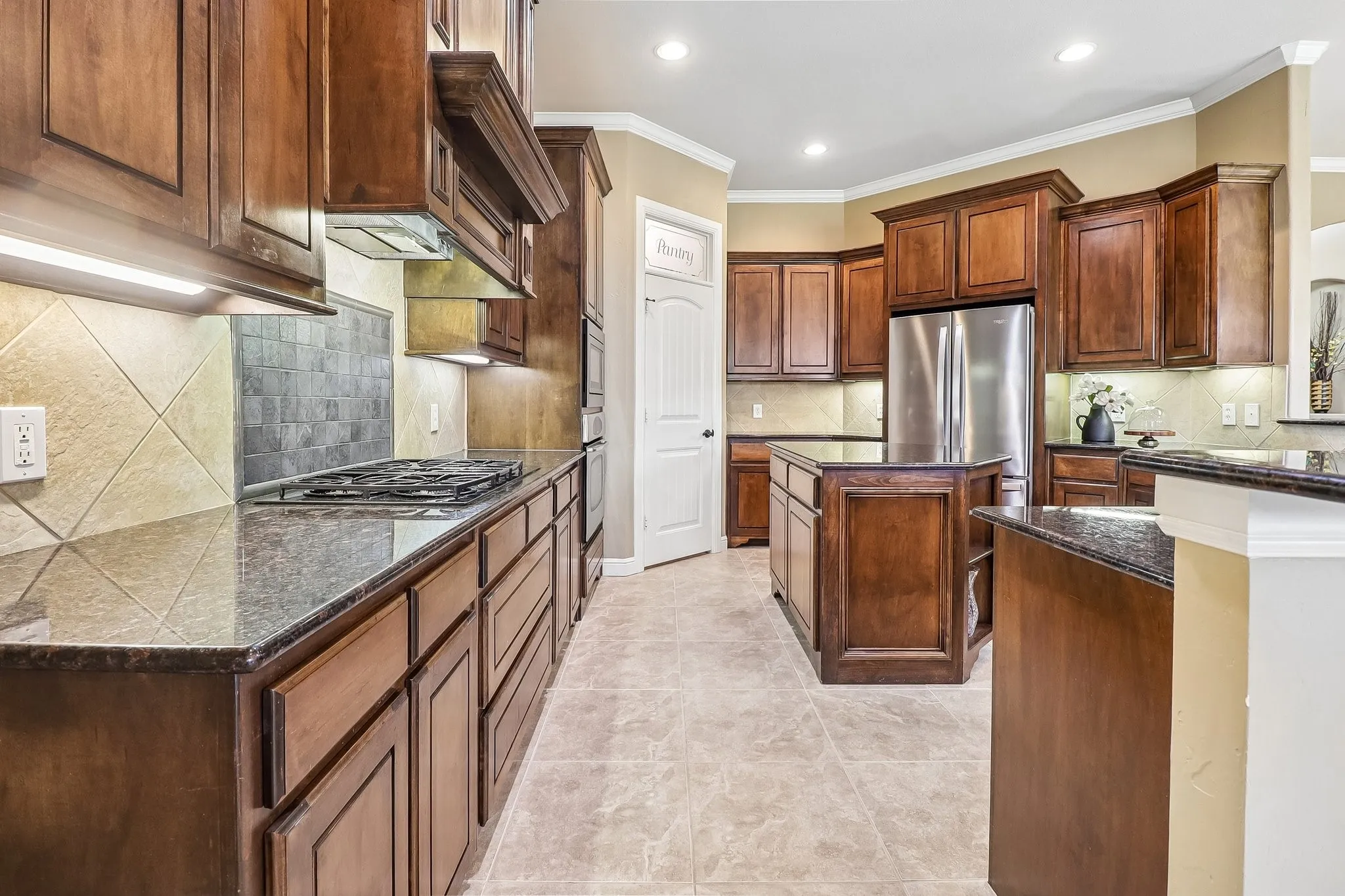 Single Family Residence For Sale in Ellis County , 7209 Hill Country Court, Midlothian, Texas 76065, 4 Bedroom, 3 Bathroom, 3 Garage spaces, 3,370 Sqft, built in 2008, mls#21382740, Real Estate Agent in Midlothian, Homes For Sale in Ellis county, Homes For Sale in Midlothian, Realtor in Midlothian Texas, Real Estate Brokerage Independent Realty Texas, Luminita Cordes Realtor