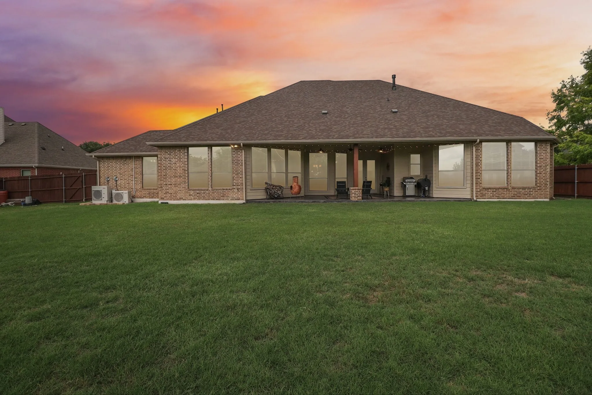 Single Family Residence For Sale in Ellis County , 7209 Hill Country Court, Midlothian, Texas 76065, 4 Bedroom, 3 Bathroom, 3 Garage spaces, 3,370 Sqft, built in 2008, mls#21382740, Real Estate Agent in Midlothian, Homes For Sale in Ellis county, Homes For Sale in Midlothian, Realtor in Midlothian Texas, Real Estate Brokerage Independent Realty Texas, Luminita Cordes Realtor