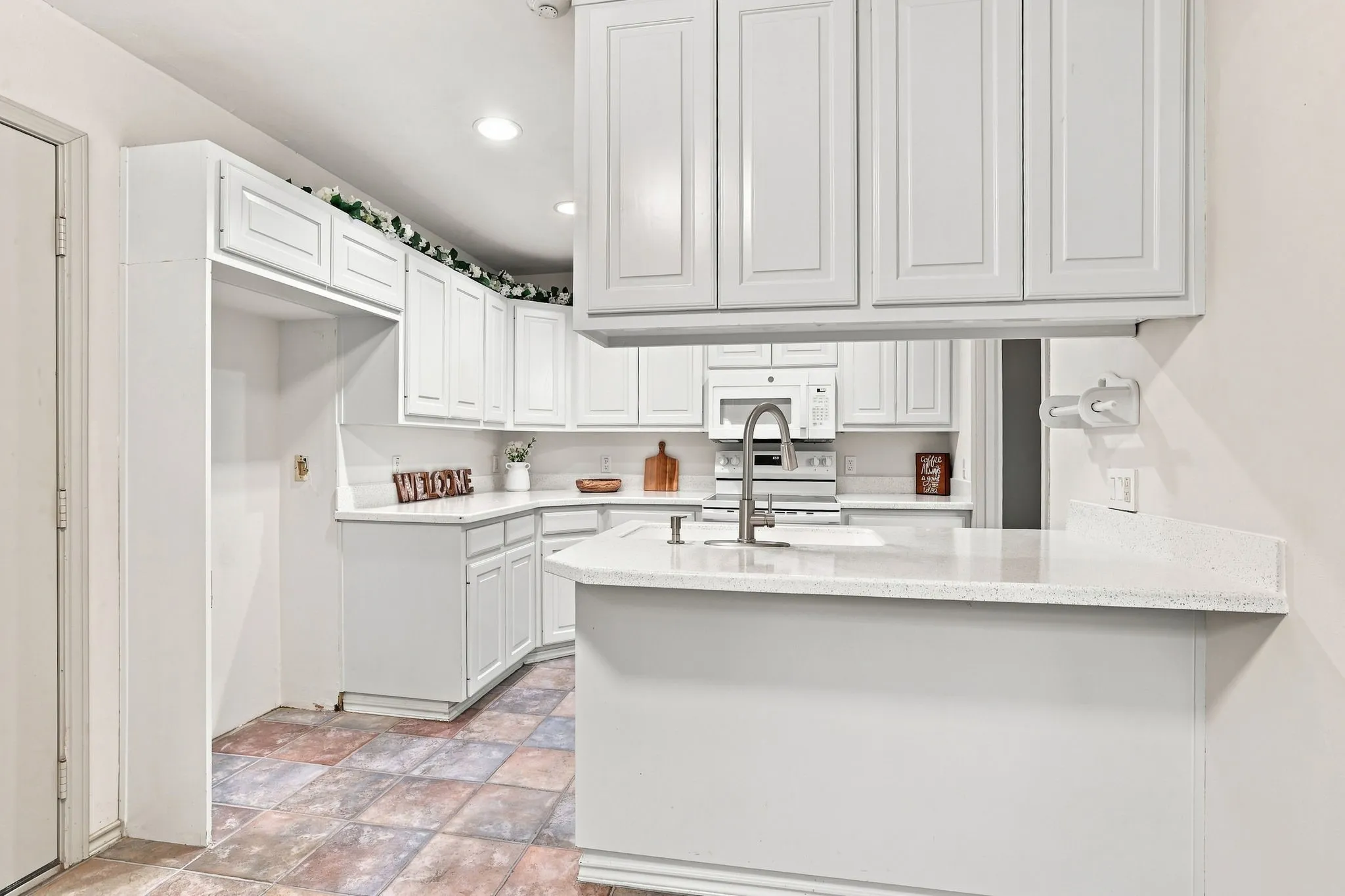 Single Family Residence For Sale in Grayson County , 1407 W Mulberry Street, Sherman, Texas 75092, 3 Bedroom, 2 Bathroom, 2 Garage spaces, 2,265 Sqft, built in 1992, mls#21382729, Real Estate Agent in Sherman, Homes For Sale in Grayson county, Homes For Sale in Sherman, Realtor in Sherman Texas, Real Estate Brokerage Independent Realty Texas, Luminita Cordes Realtor