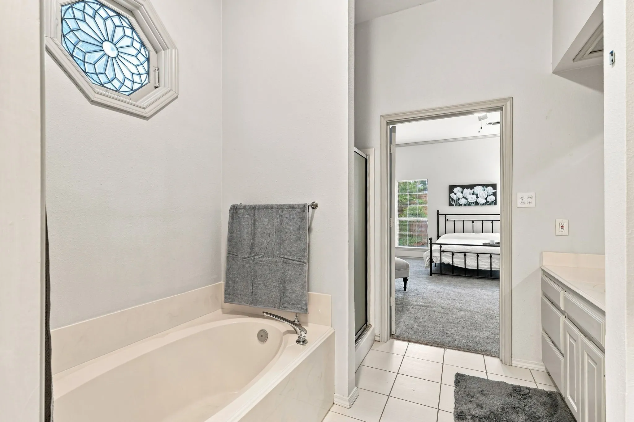 Single Family Residence For Sale in Grayson County , 1407 W Mulberry Street, Sherman, Texas 75092, 3 Bedroom, 2 Bathroom, 2 Garage spaces, 2,265 Sqft, built in 1992, mls#21382729, Real Estate Agent in Sherman, Homes For Sale in Grayson county, Homes For Sale in Sherman, Realtor in Sherman Texas, Real Estate Brokerage Independent Realty Texas, Luminita Cordes Realtor