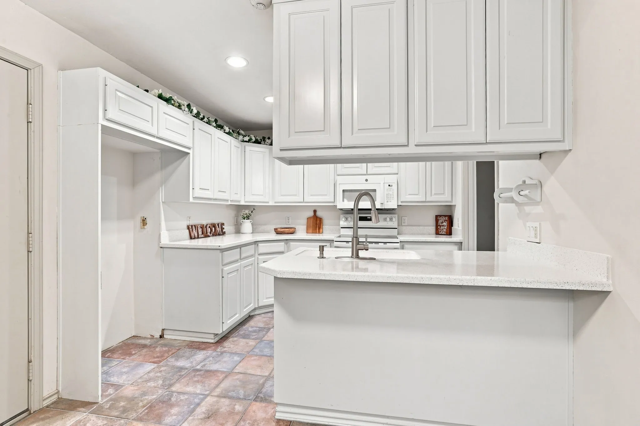 Single Family Residence For Sale in Grayson County , 1407 W Mulberry Street, Sherman, Texas 75092, 3 Bedroom, 2 Bathroom, 2 Garage spaces, 2,265 Sqft, built in 1992, mls#21382729, Real Estate Agent in Sherman, Homes For Sale in Grayson county, Homes For Sale in Sherman, Realtor in Sherman Texas, Real Estate Brokerage Independent Realty Texas, Luminita Cordes Realtor