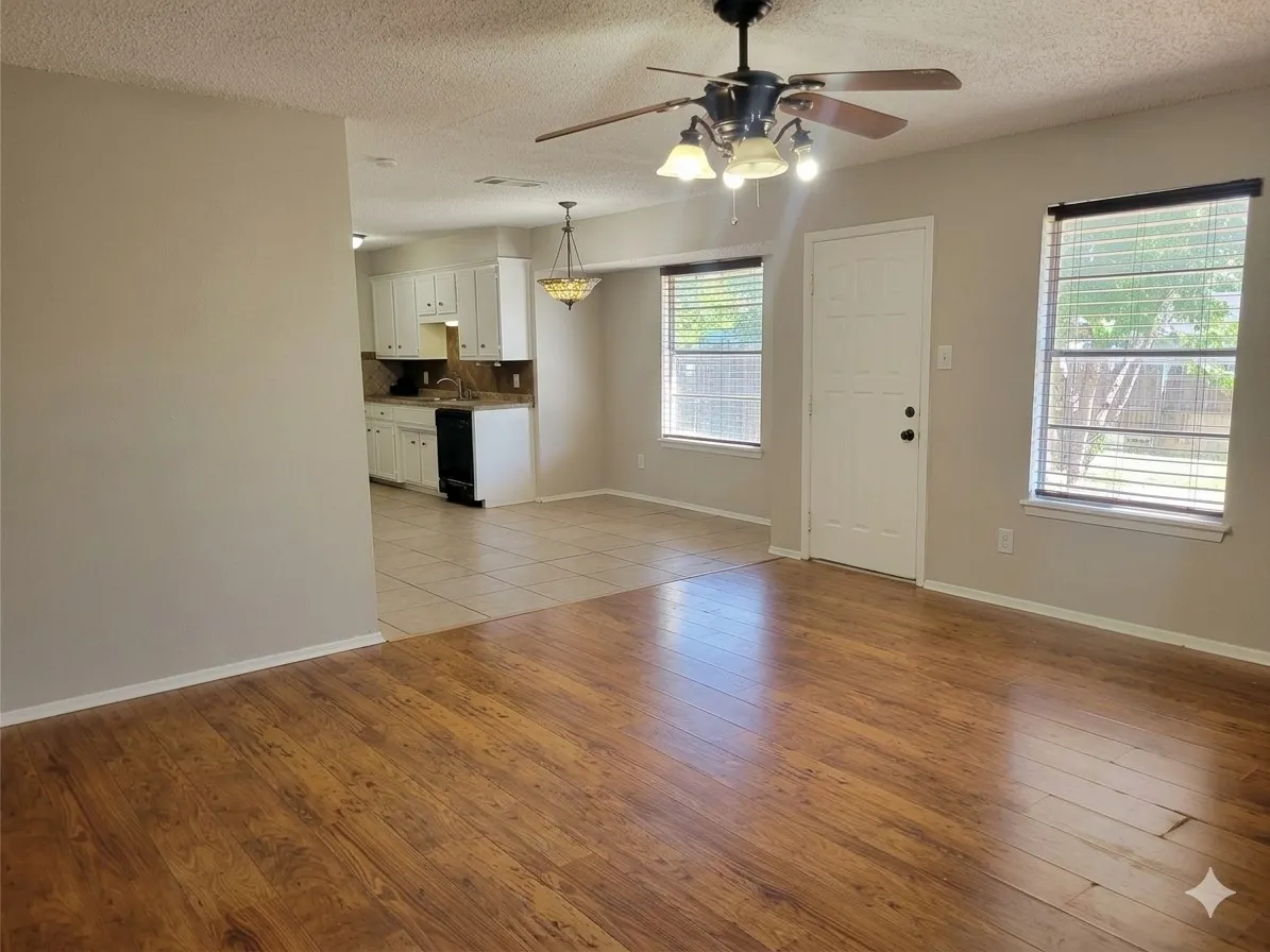 Single Family Residence For Rent in Johnson County , 1411 Clearfield Drive, Cleburne, Texas 76033, 3 Bedroom, 2 Bathroom, 2 Garage spaces, 1,436 Sqft, built in 1981, mls#21380486, Real Estate Agent in Cleburne, Homes For Rent in Johnson county, Homes For Rent in Cleburne, Realtor in Cleburne Texas, Real Estate Brokerage Independent Realty Texas, Luminita Cordes Realtor