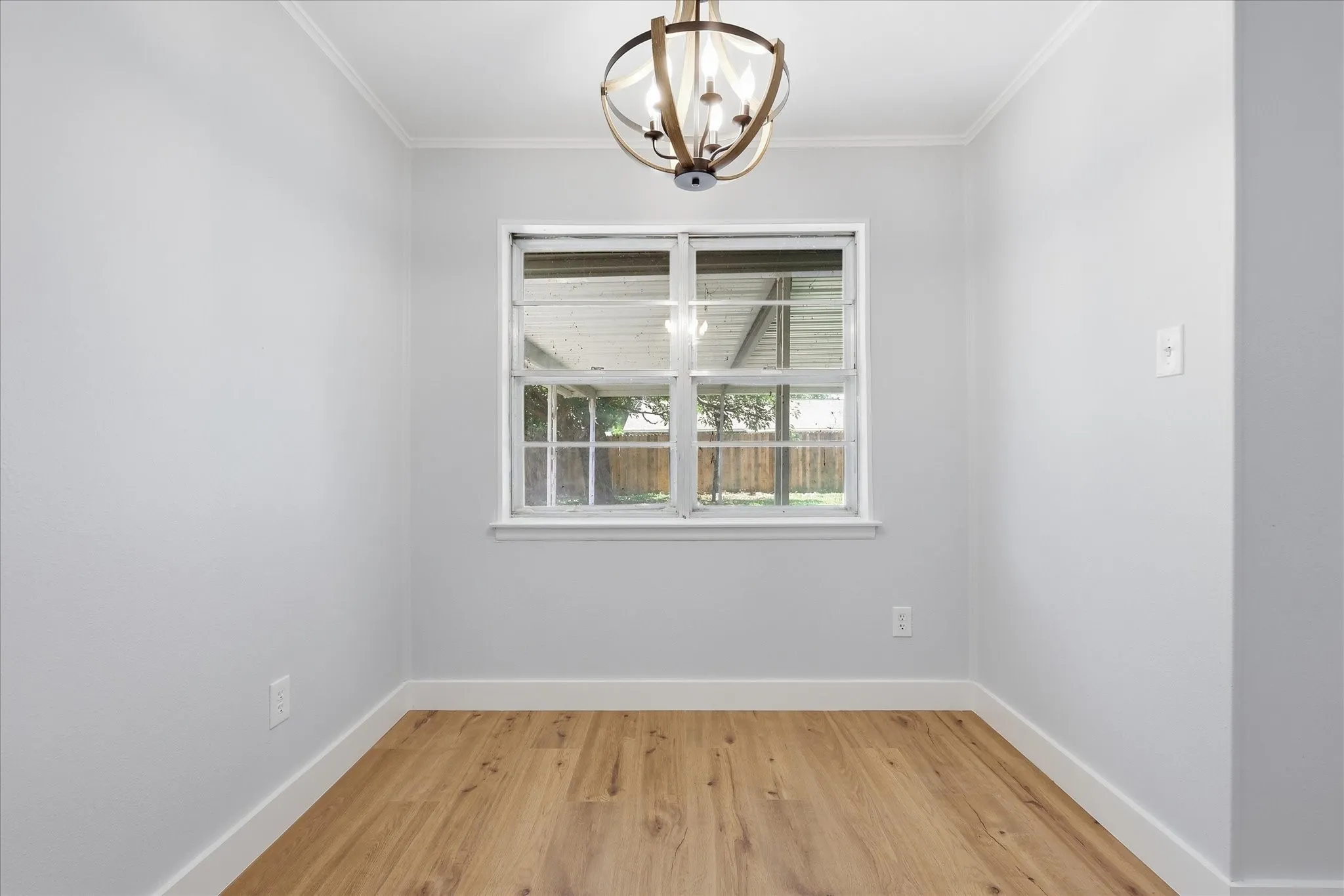 Single Family Residence For Rent in Tarrant County , 2202 E Mitchell Street, Arlington, Texas 76010, 4 Bedroom, 2 Bathroom, 2 Garage spaces, 1,504 Sqft, built in 1965, mls#21382742, Real Estate Agent in Arlington, Homes For Rent in Tarrant county, Homes For Rent in Arlington, Realtor in Arlington Texas, Real Estate Brokerage Independent Realty Texas, Luminita Cordes Realtor