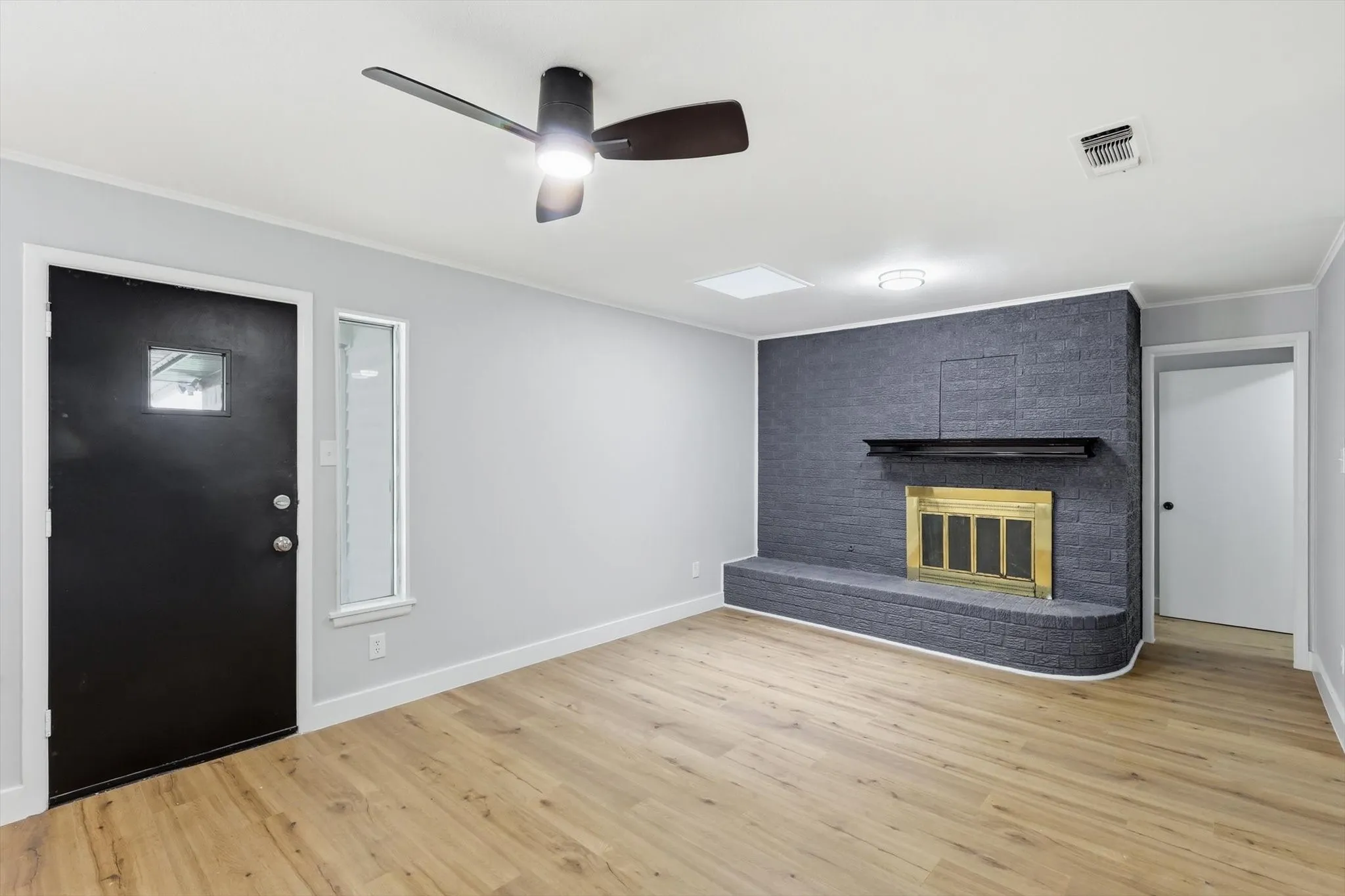 Single Family Residence For Rent in Tarrant County , 2202 E Mitchell Street, Arlington, Texas 76010, 4 Bedroom, 2 Bathroom, 2 Garage spaces, 1,504 Sqft, built in 1965, mls#21382742, Real Estate Agent in Arlington, Homes For Rent in Tarrant county, Homes For Rent in Arlington, Realtor in Arlington Texas, Real Estate Brokerage Independent Realty Texas, Luminita Cordes Realtor