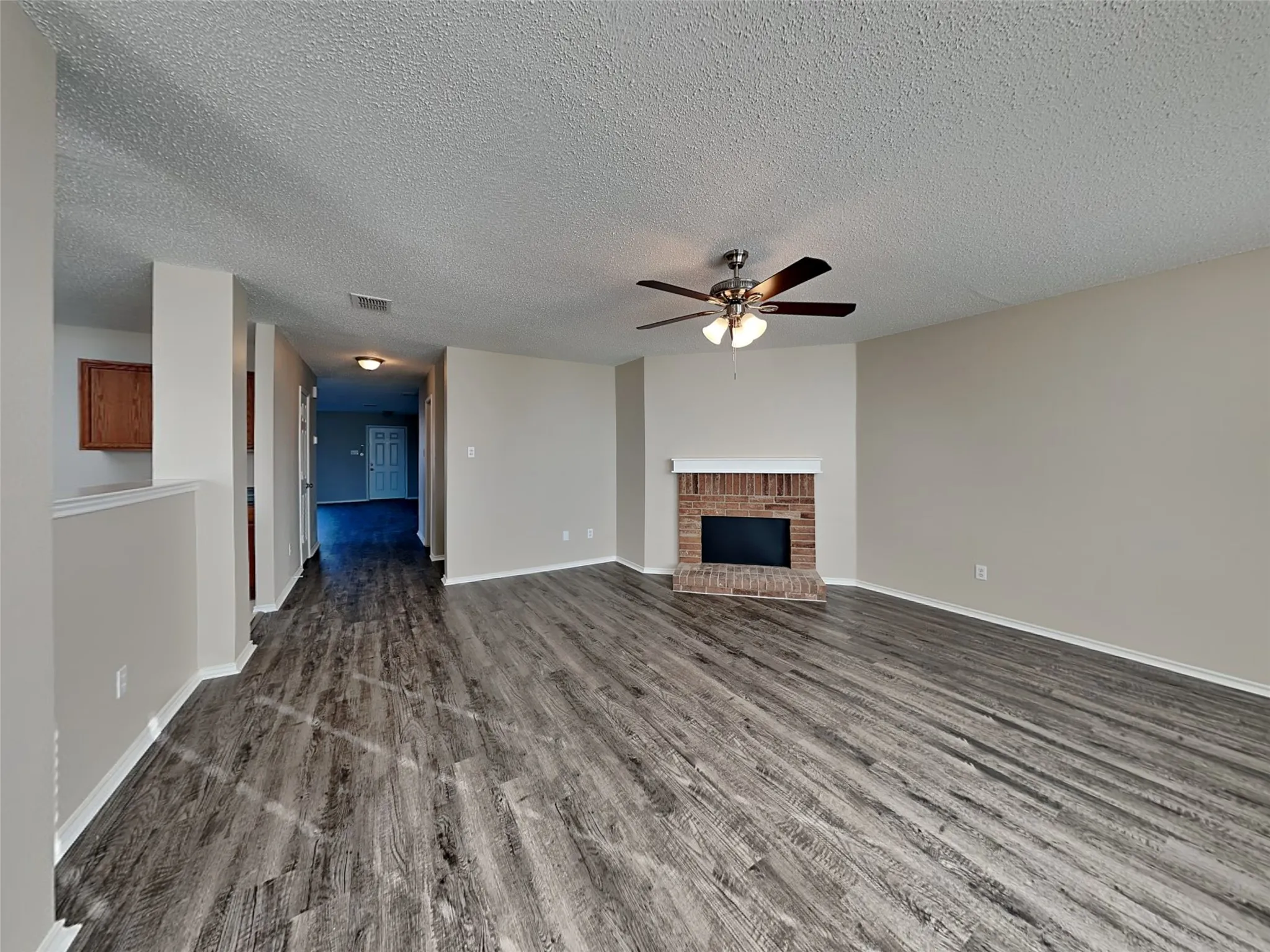 Single Family Residence For Rent in Tarrant County , 600 Ragwood Road, Arlington, Texas 76002, 4 Bedroom, 3 Bathroom, 2 Garage spaces, 2,910 Sqft, built in 2004, mls#21382747, Real Estate Agent in Arlington, Homes For Rent in Tarrant county, Homes For Rent in Arlington, Realtor in Arlington Texas, Real Estate Brokerage Independent Realty Texas, Luminita Cordes Realtor