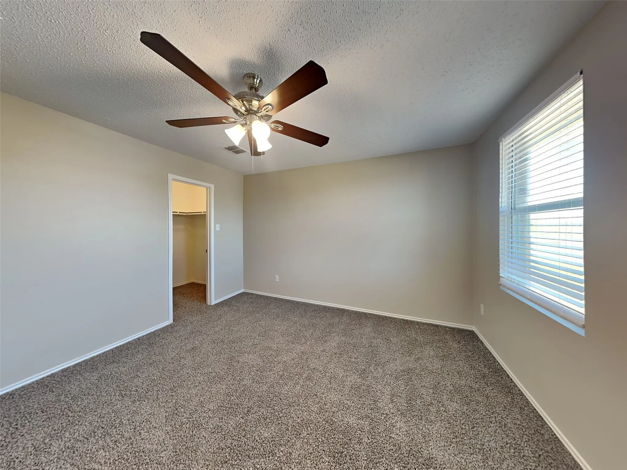 Single Family Residence For Rent in Tarrant County , 600 Ragwood Road, Arlington, Texas 76002, 4 Bedroom, 3 Bathroom, 2 Garage spaces, 2,910 Sqft, built in 2004, mls#21382747, Real Estate Agent in Arlington, Homes For Rent in Tarrant county, Homes For Rent in Arlington, Realtor in Arlington Texas, Real Estate Brokerage Independent Realty Texas, Luminita Cordes Realtor