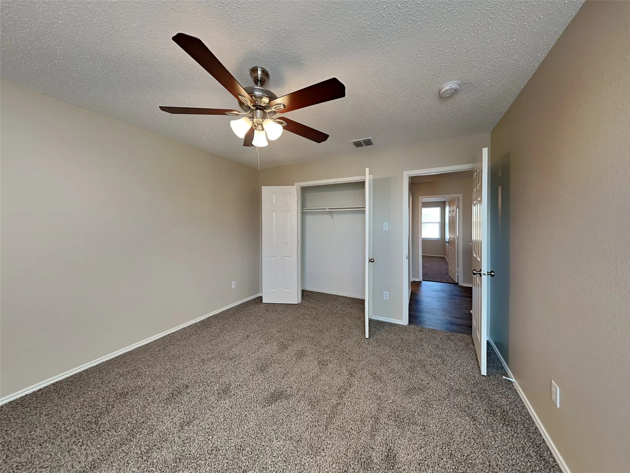 Single Family Residence For Rent in Tarrant County , 600 Ragwood Road, Arlington, Texas 76002, 4 Bedroom, 3 Bathroom, 2 Garage spaces, 2,910 Sqft, built in 2004, mls#21382747, Real Estate Agent in Arlington, Homes For Rent in Tarrant county, Homes For Rent in Arlington, Realtor in Arlington Texas, Real Estate Brokerage Independent Realty Texas, Luminita Cordes Realtor