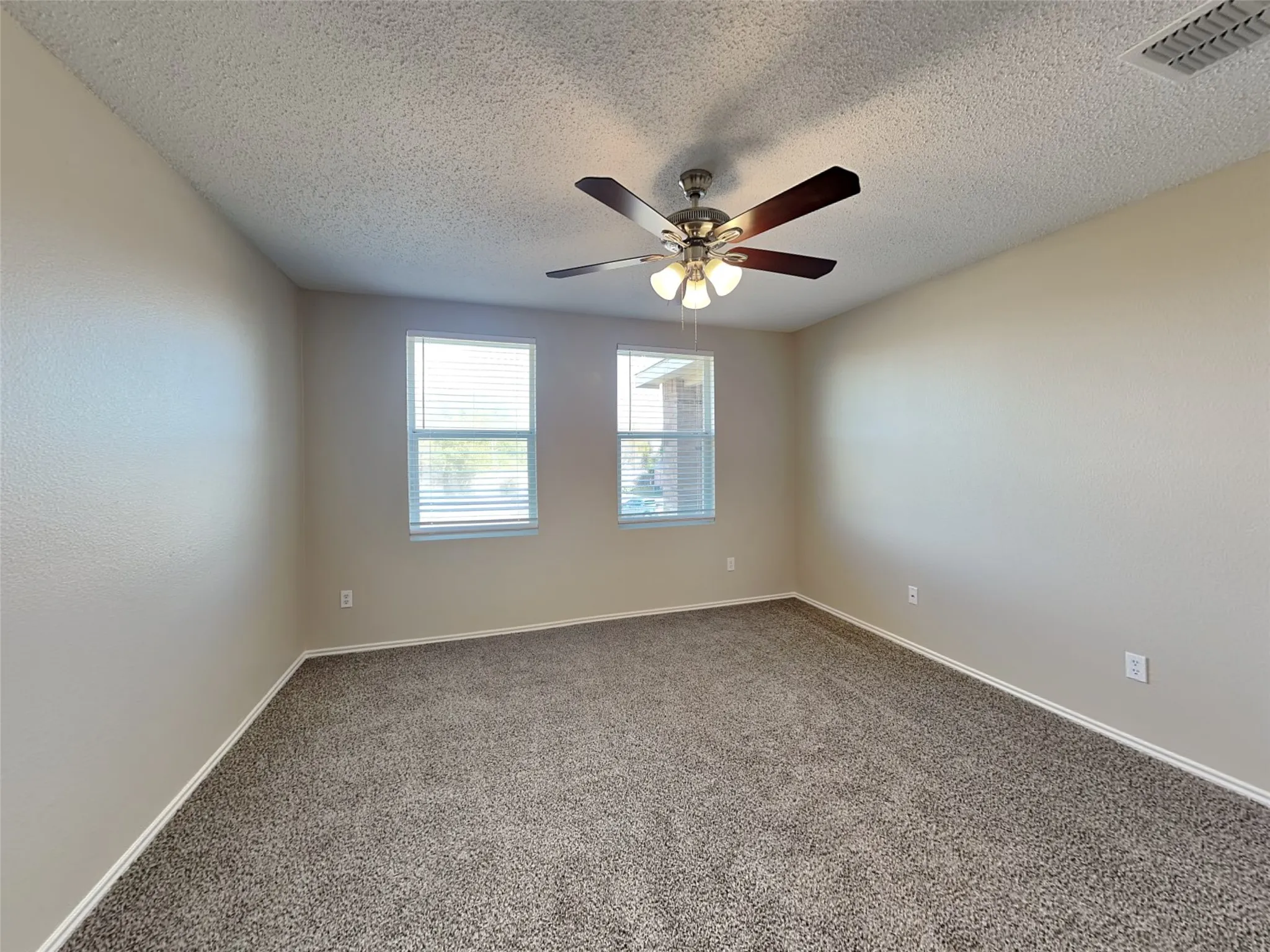Single Family Residence For Rent in Tarrant County , 600 Ragwood Road, Arlington, Texas 76002, 4 Bedroom, 3 Bathroom, 2 Garage spaces, 2,910 Sqft, built in 2004, mls#21382747, Real Estate Agent in Arlington, Homes For Rent in Tarrant county, Homes For Rent in Arlington, Realtor in Arlington Texas, Real Estate Brokerage Independent Realty Texas, Luminita Cordes Realtor