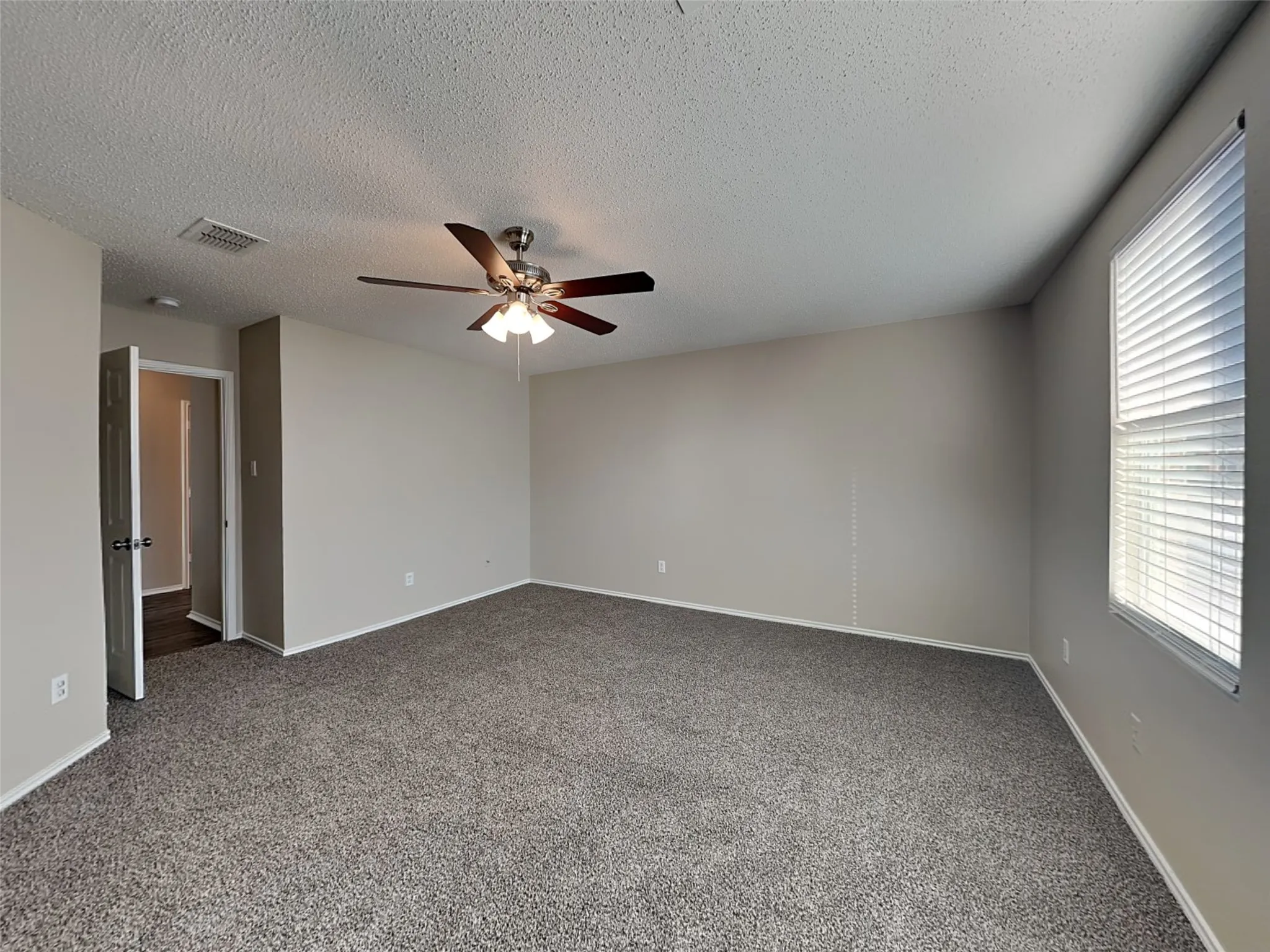 Single Family Residence For Rent in Tarrant County , 600 Ragwood Road, Arlington, Texas 76002, 4 Bedroom, 3 Bathroom, 2 Garage spaces, 2,910 Sqft, built in 2004, mls#21382747, Real Estate Agent in Arlington, Homes For Rent in Tarrant county, Homes For Rent in Arlington, Realtor in Arlington Texas, Real Estate Brokerage Independent Realty Texas, Luminita Cordes Realtor