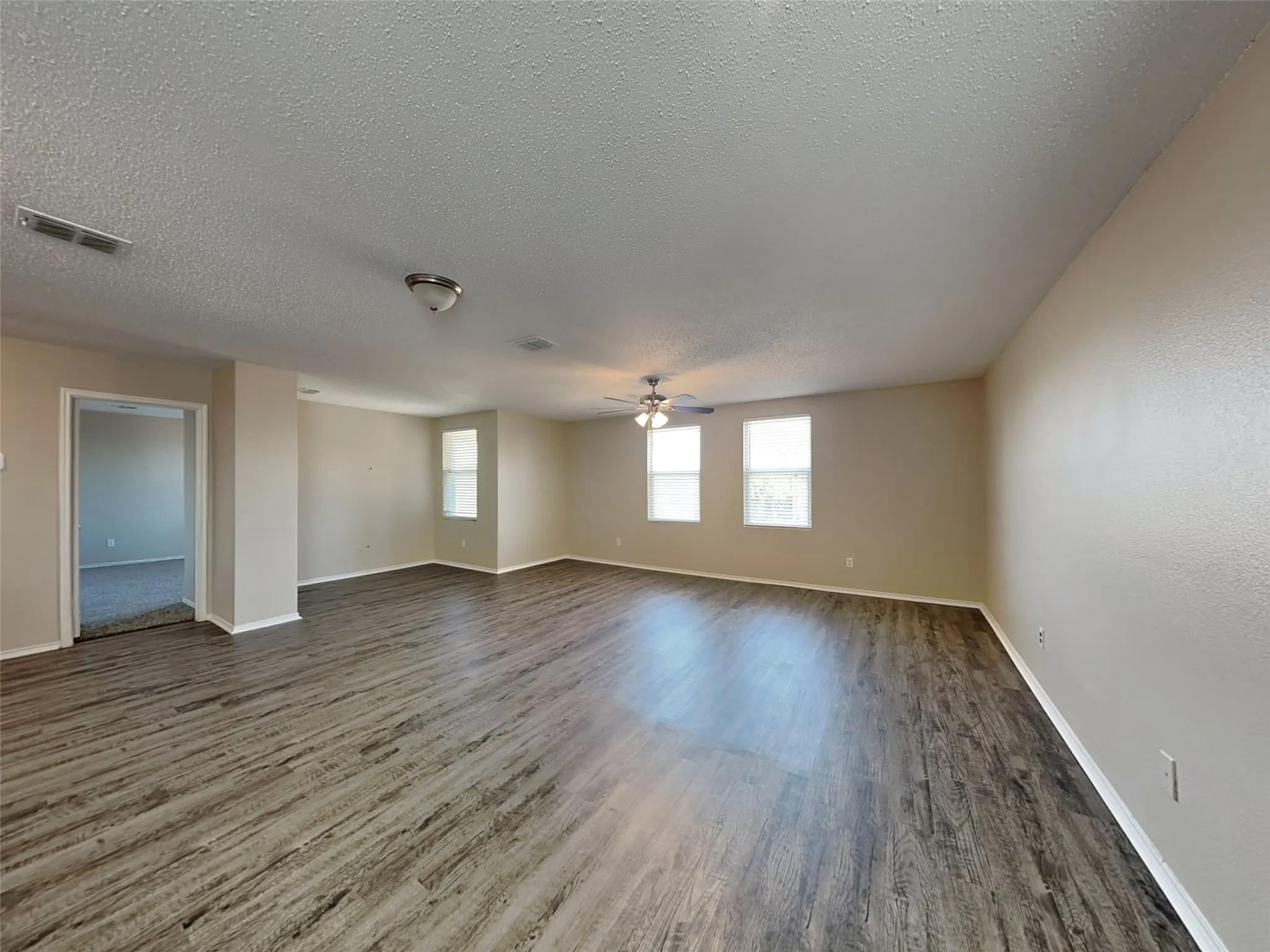Single Family Residence For Rent in Tarrant County , 600 Ragwood Road, Arlington, Texas 76002, 4 Bedroom, 3 Bathroom, 2 Garage spaces, 2,910 Sqft, built in 2004, mls#21382747, Real Estate Agent in Arlington, Homes For Rent in Tarrant county, Homes For Rent in Arlington, Realtor in Arlington Texas, Real Estate Brokerage Independent Realty Texas, Luminita Cordes Realtor