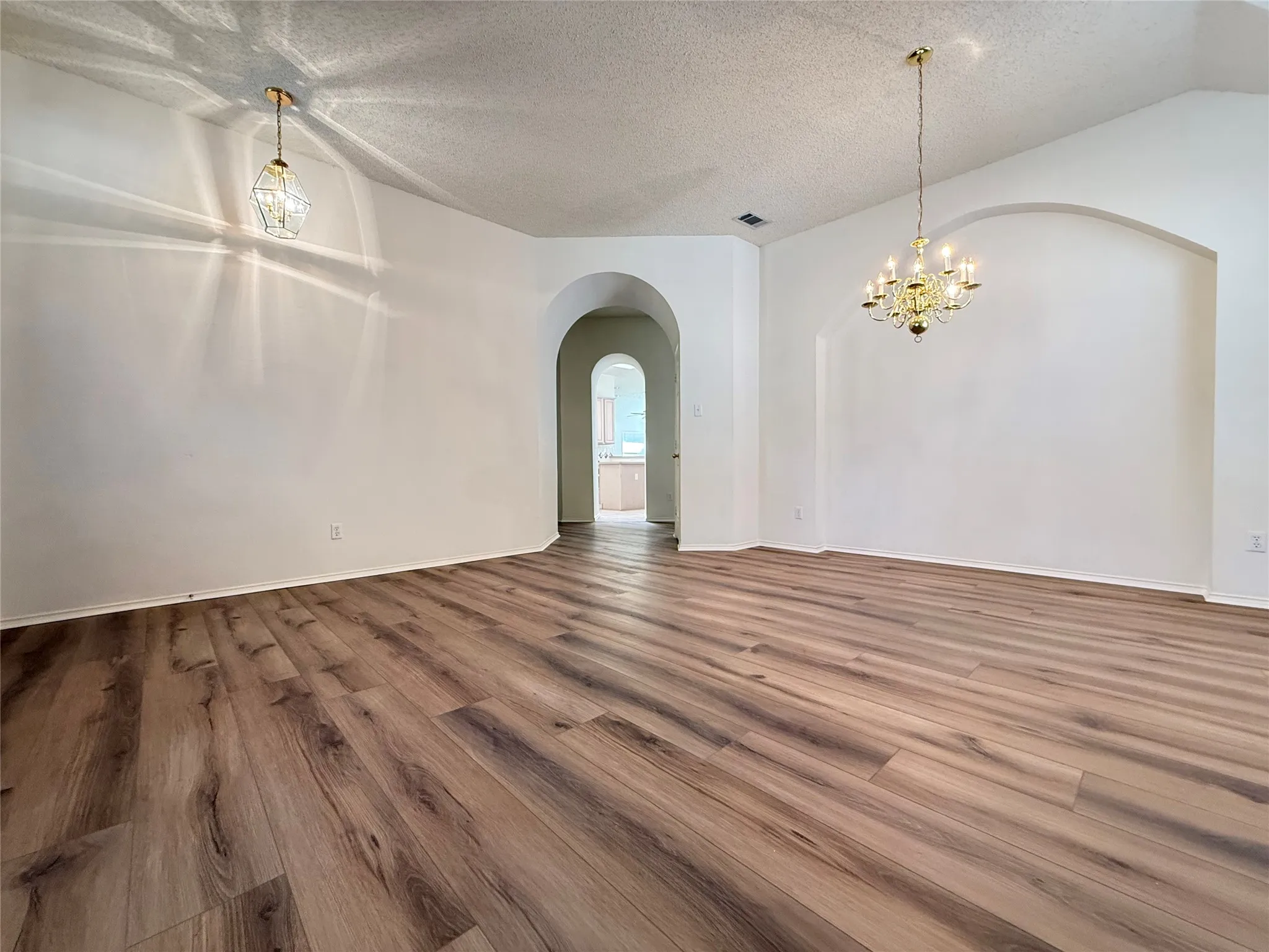 Single Family Residence For Rent in Collin County , 7213 Randall Way, Plano, Texas 75025, 4 Bedroom, 2 Bathroom, 2 Garage spaces, 2,140 Sqft, built in 1996, mls#21382745, Real Estate Agent in Plano, Homes For Rent in Collin county, Homes For Rent in Plano, Realtor in Plano Texas, Real Estate Brokerage Independent Realty Texas, Luminita Cordes Realtor