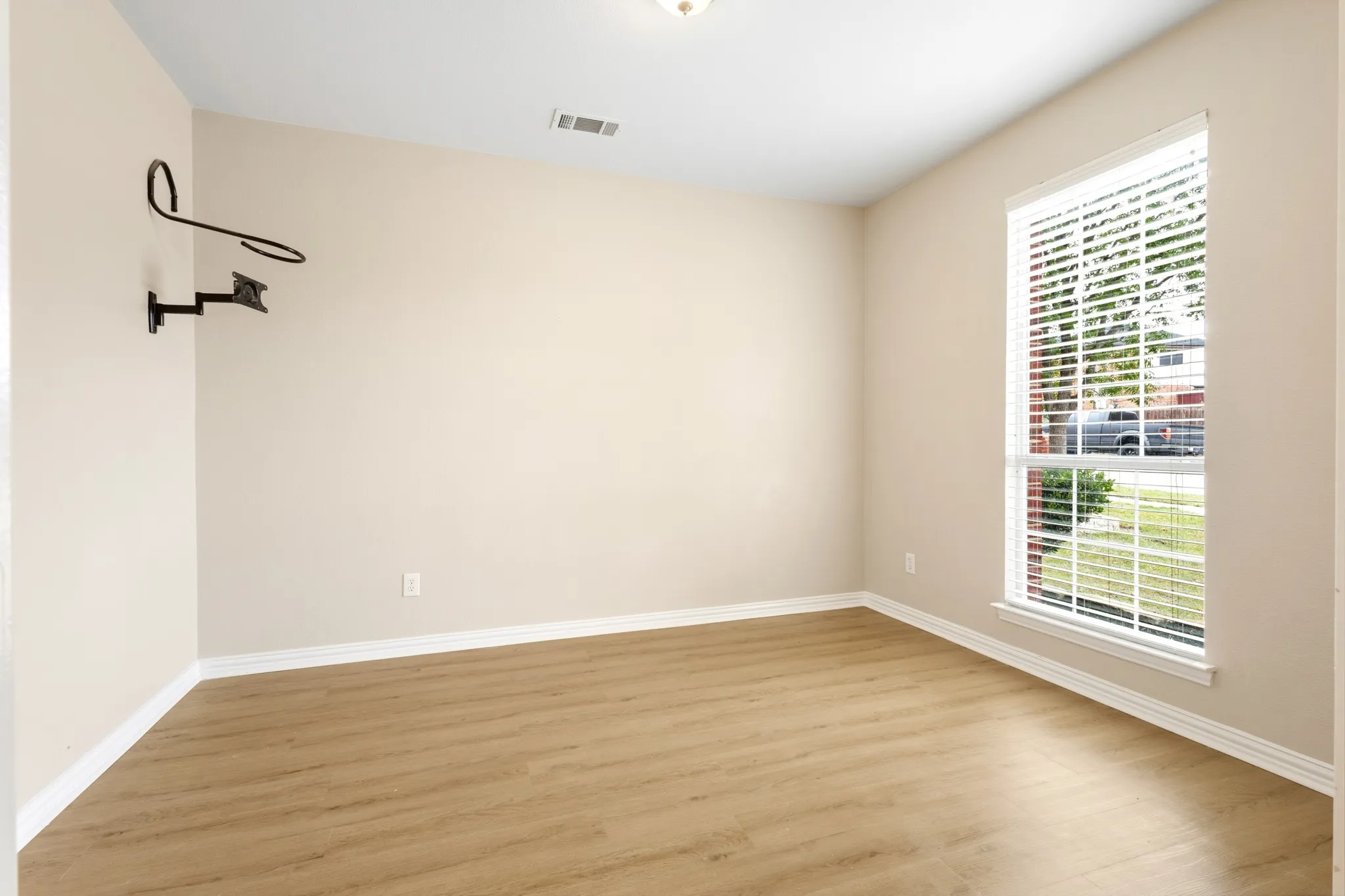 Single Family Residence For Sale in Denton County , 1308 Island Drive, Carrollton, Texas 75007, 4 Bedroom, 3 Bathroom, 2 Garage spaces, 2,863 Sqft, built in 2002, mls#21382758, Real Estate Agent in Carrollton, Homes For Sale in Denton county, Homes For Sale in Carrollton, Realtor in Carrollton Texas, Real Estate Brokerage Independent Realty Texas, Luminita Cordes Realtor
