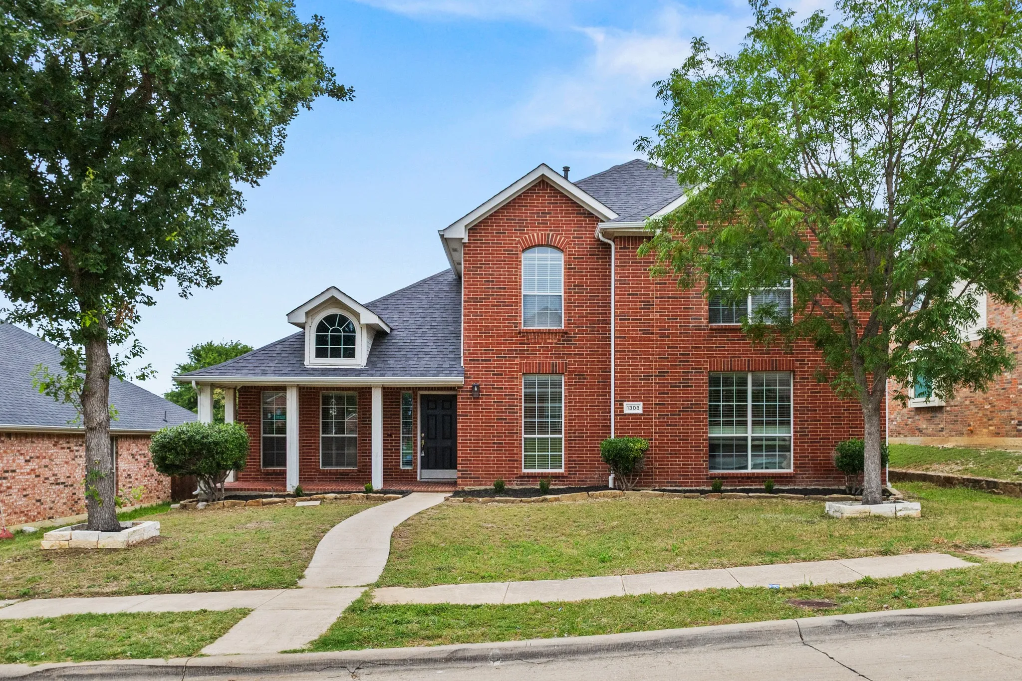 Single Family Residence For Sale in Denton County , 1308 Island Drive, Carrollton, Texas 75007, 4 Bedroom, 3 Bathroom, 2 Garage spaces, 2,863 Sqft, built in 2002, mls#21382758, Real Estate Agent in Carrollton, Homes For Sale in Denton county, Homes For Sale in Carrollton, Realtor in Carrollton Texas, Real Estate Brokerage Independent Realty Texas, Luminita Cordes Realtor