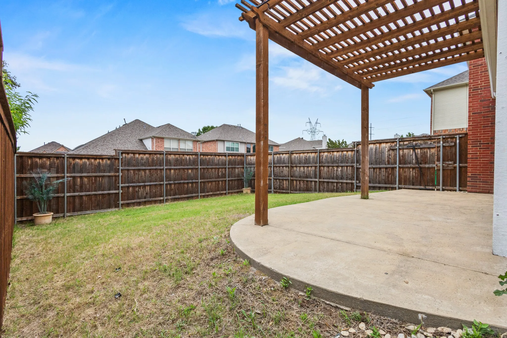Single Family Residence For Sale in Denton County , 1308 Island Drive, Carrollton, Texas 75007, 4 Bedroom, 3 Bathroom, 2 Garage spaces, 2,863 Sqft, built in 2002, mls#21382758, Real Estate Agent in Carrollton, Homes For Sale in Denton county, Homes For Sale in Carrollton, Realtor in Carrollton Texas, Real Estate Brokerage Independent Realty Texas, Luminita Cordes Realtor
