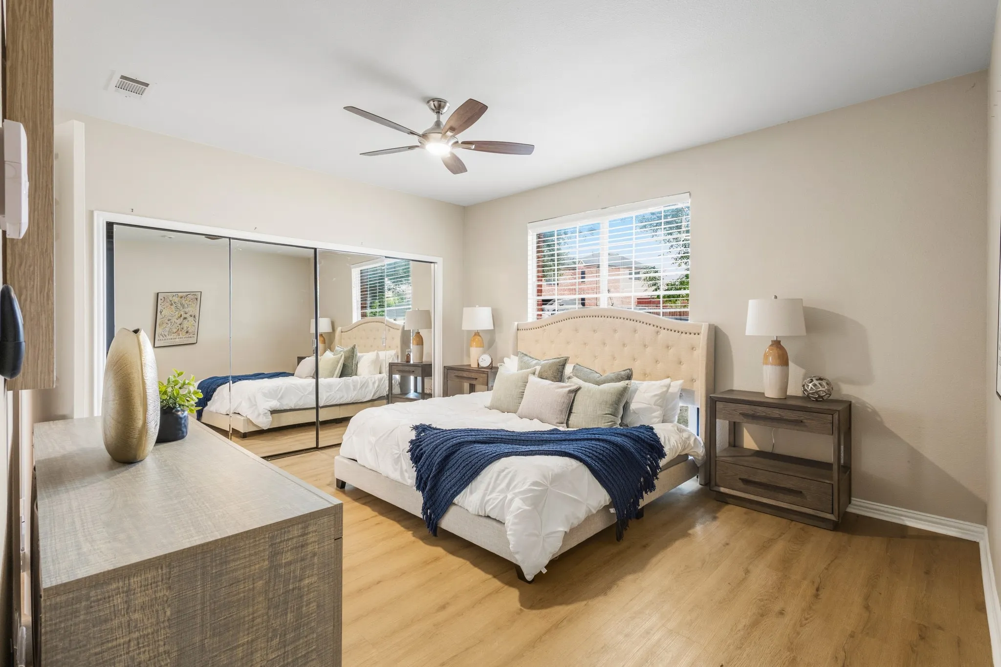 Single Family Residence For Sale in Denton County , 1308 Island Drive, Carrollton, Texas 75007, 4 Bedroom, 3 Bathroom, 2 Garage spaces, 2,863 Sqft, built in 2002, mls#21382758, Real Estate Agent in Carrollton, Homes For Sale in Denton county, Homes For Sale in Carrollton, Realtor in Carrollton Texas, Real Estate Brokerage Independent Realty Texas, Luminita Cordes Realtor