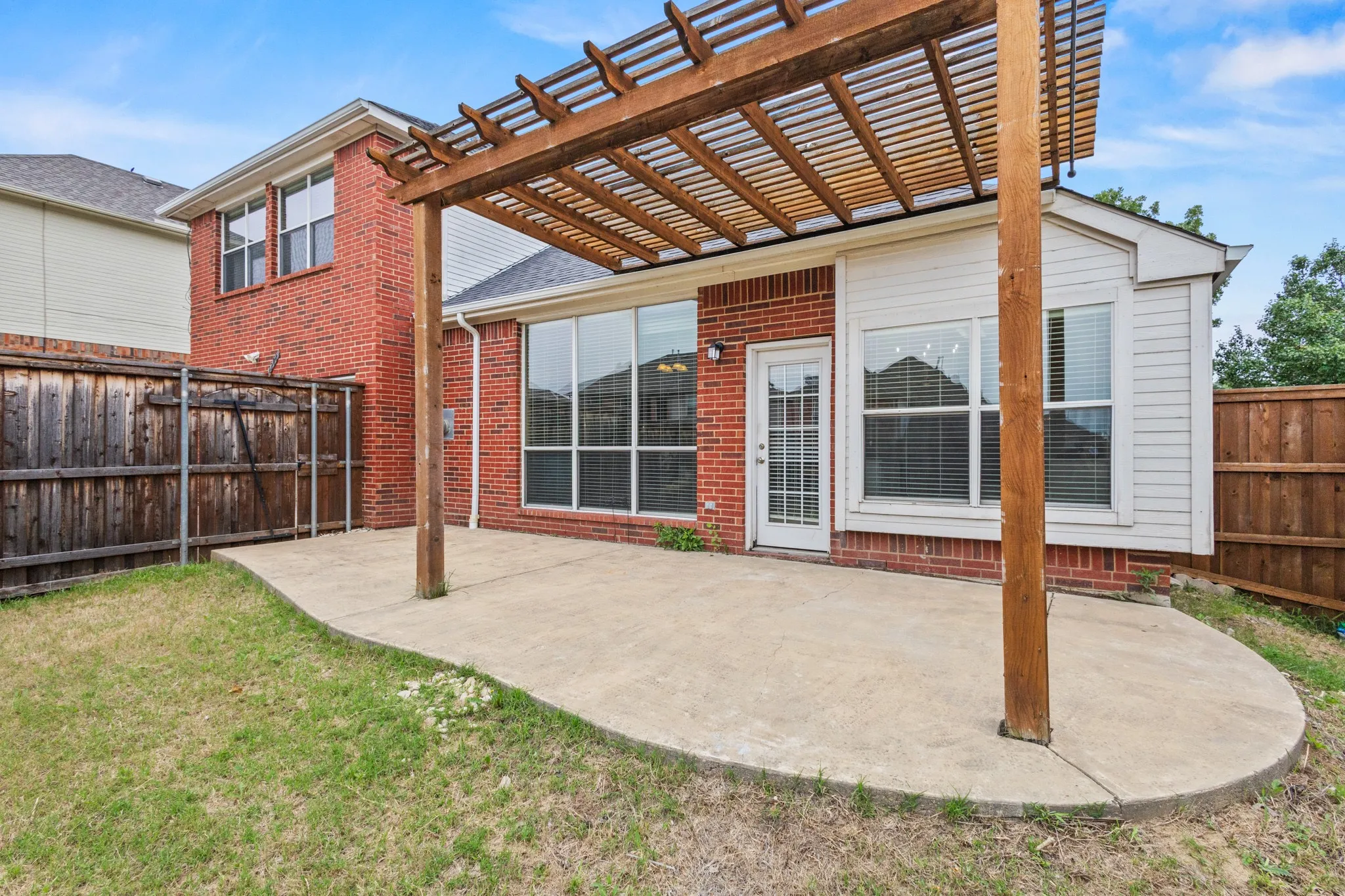 Single Family Residence For Sale in Denton County , 1308 Island Drive, Carrollton, Texas 75007, 4 Bedroom, 3 Bathroom, 2 Garage spaces, 2,863 Sqft, built in 2002, mls#21382758, Real Estate Agent in Carrollton, Homes For Sale in Denton county, Homes For Sale in Carrollton, Realtor in Carrollton Texas, Real Estate Brokerage Independent Realty Texas, Luminita Cordes Realtor