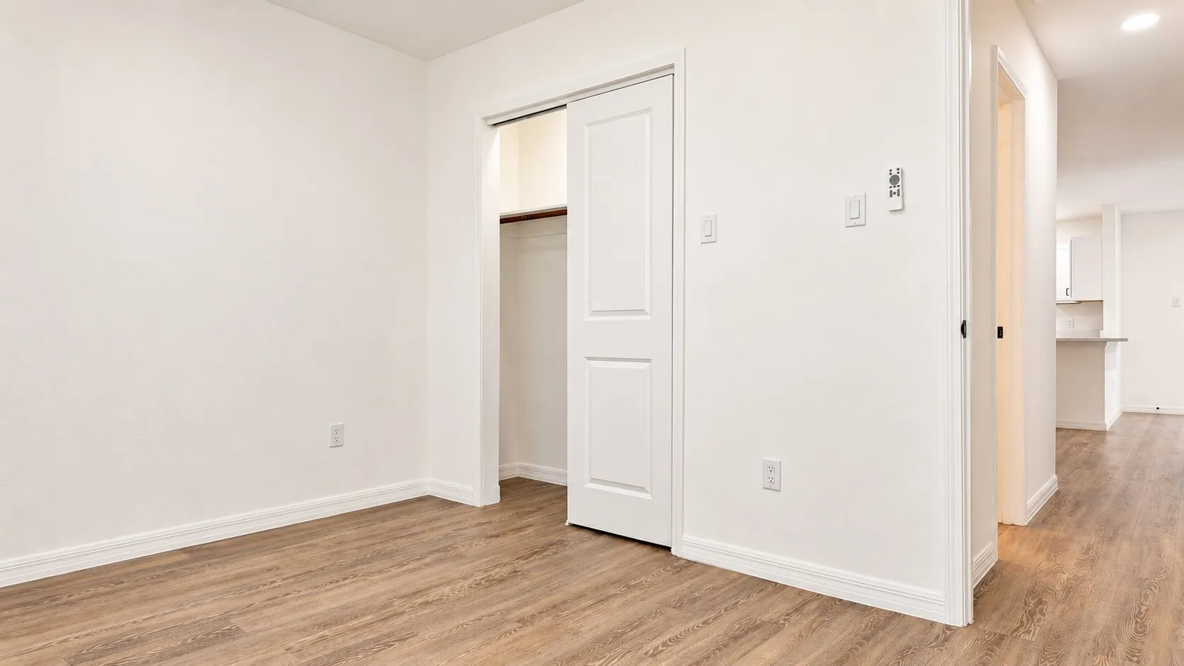 Single Family Residence For Sale in Tarrant County , 6163 Truman Drive, Fort Worth, Texas 76112, 4 Bedroom, 2 Bathroom, Garage spaces, 1,200 Sqft, built in 1959, mls#21382759, Real Estate Agent in Fort Worth, Homes For Sale in Tarrant county, Homes For Sale in Fort Worth, Realtor in Fort Worth Texas, Real Estate Brokerage Independent Realty Texas, Luminita Cordes Realtor